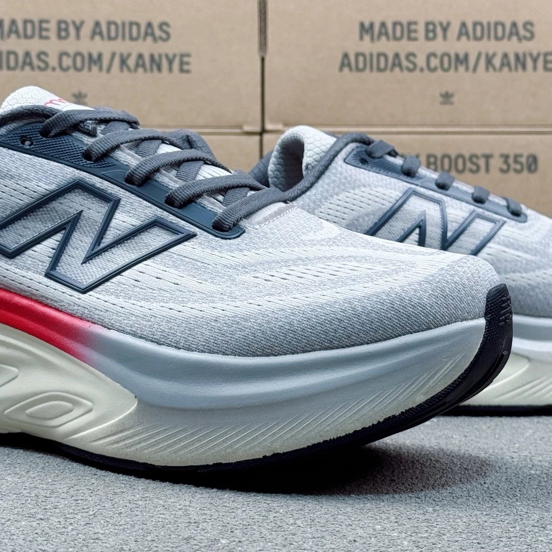 Lightweight Knit Running Shoes Pale Gray - Gallery Image 7 - Detailed View