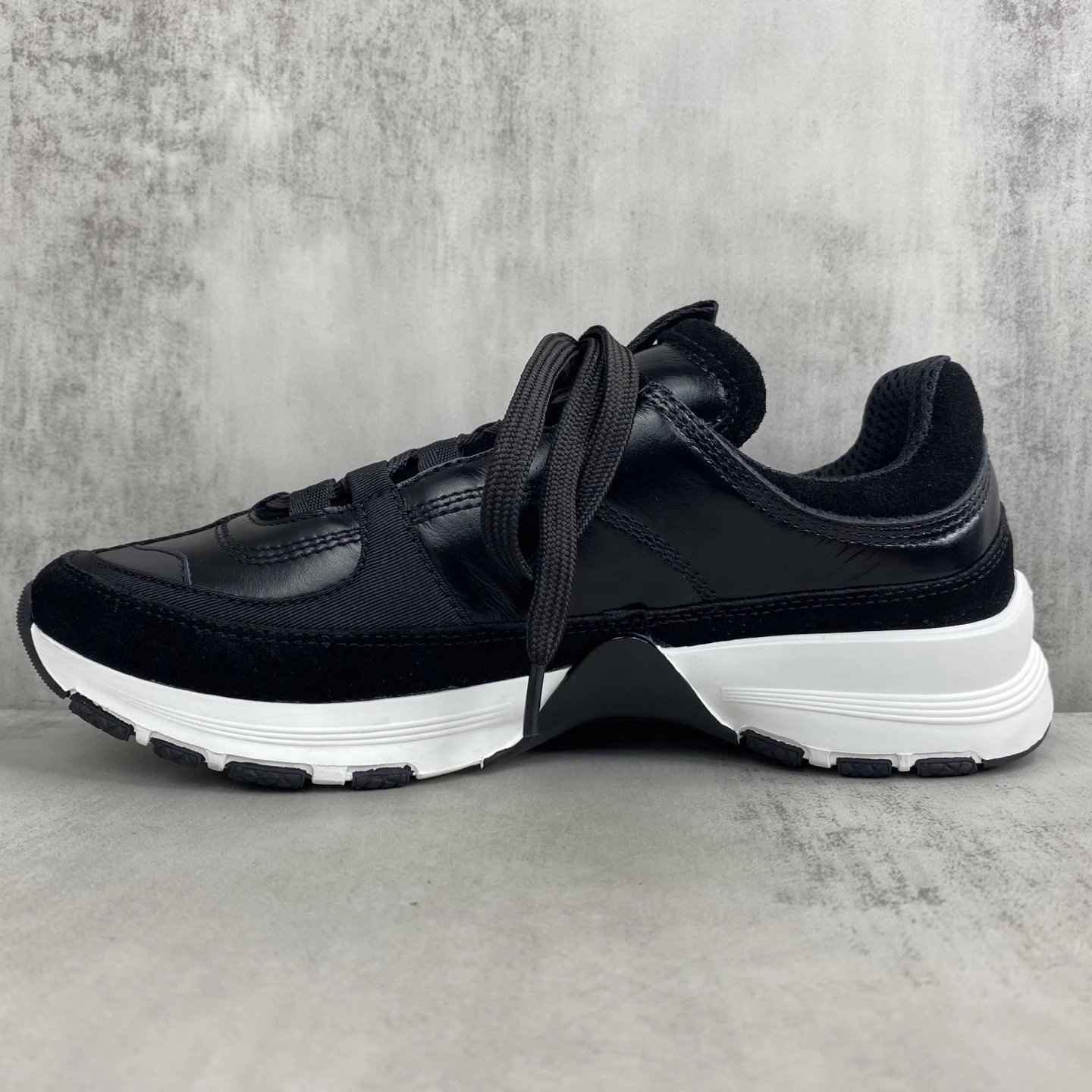 Luxury Leather Suede Mesh Sneakers Women Jet Black - Gallery Image 7 - Detailed View