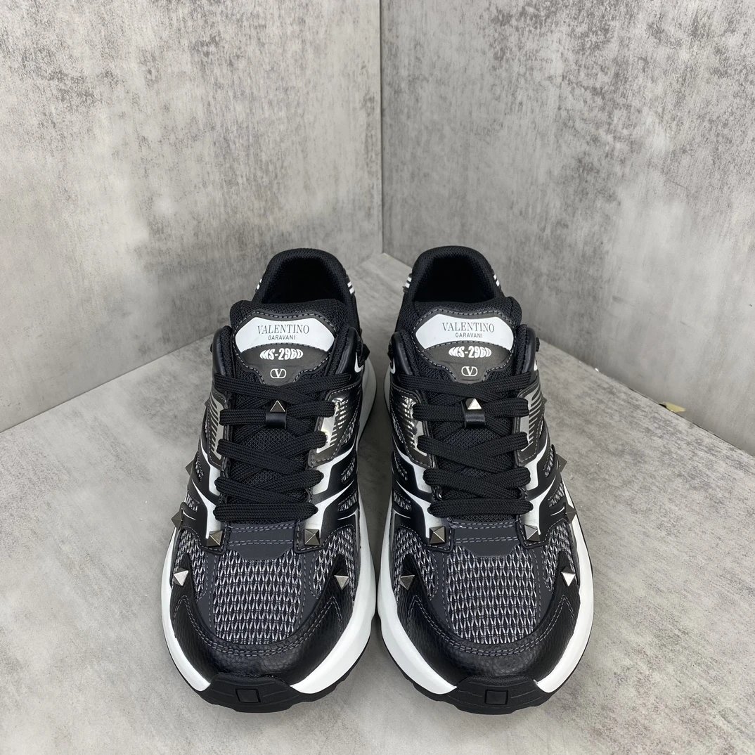 Chunky Leather Platform Sneakers Noir - Gallery Image 4 - Detailed View