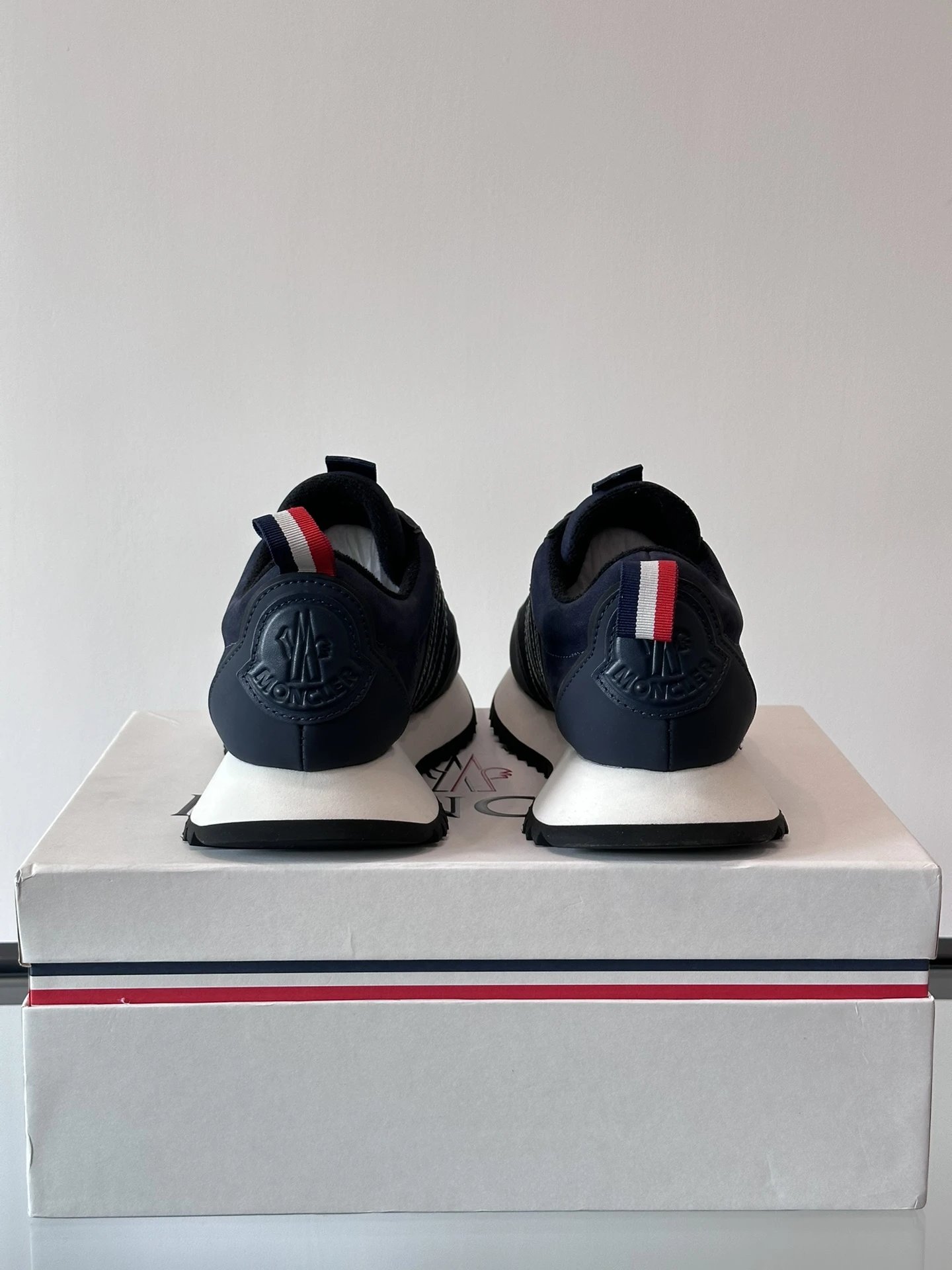 Moncler Pacey Sneakers Navy Blue - Gallery Image 7 - Detailed View