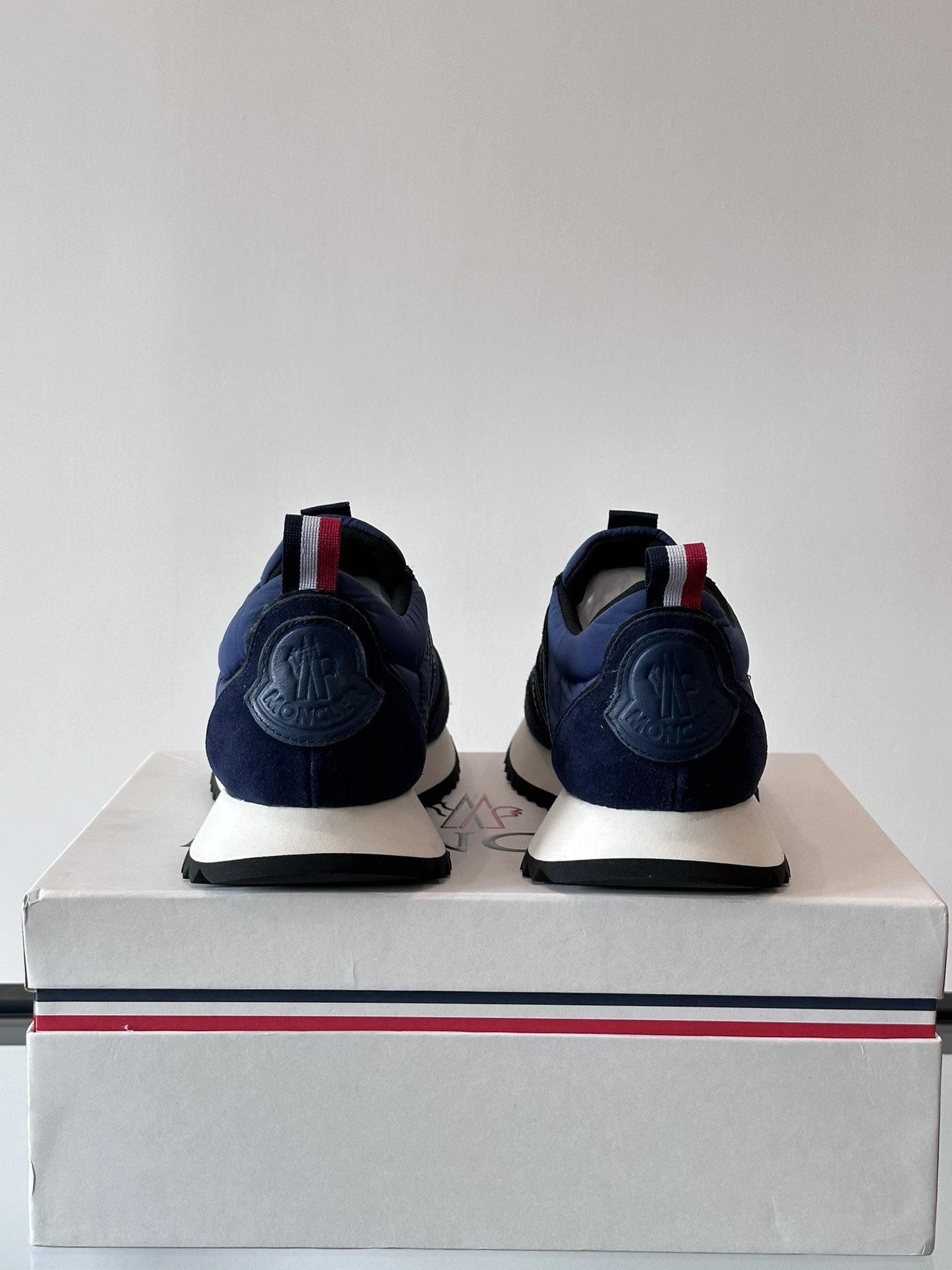 Moncler Pacey Sneakers Blue - Gallery Image 7 - Detailed View