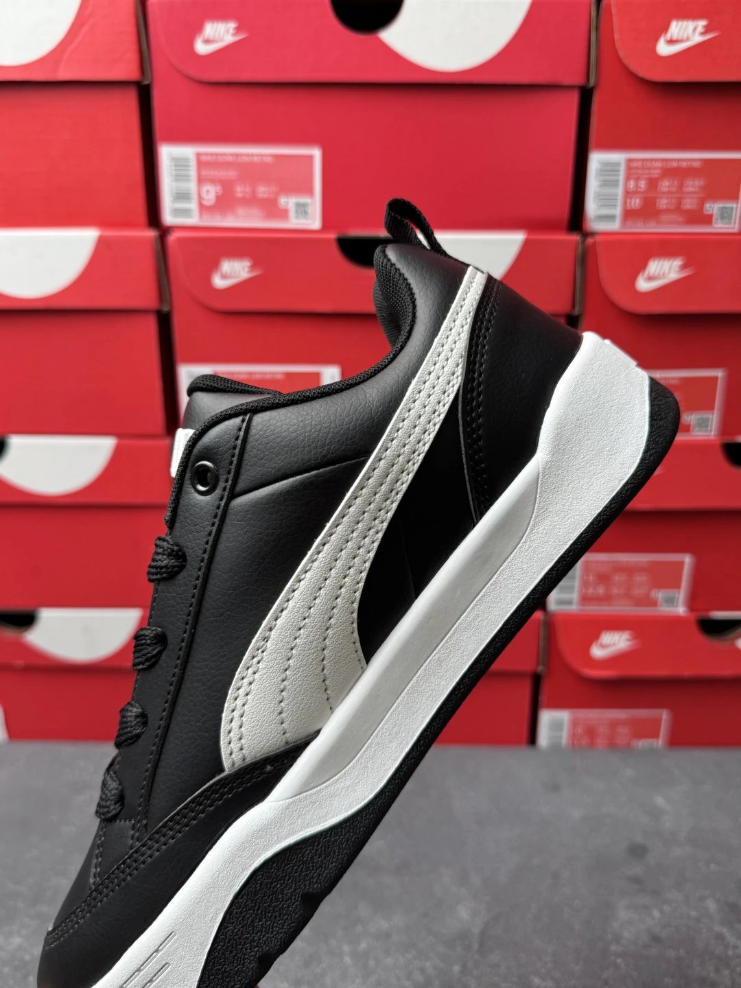 Puma Bread Sneakers Black White - Gallery Image 5 - Detailed View