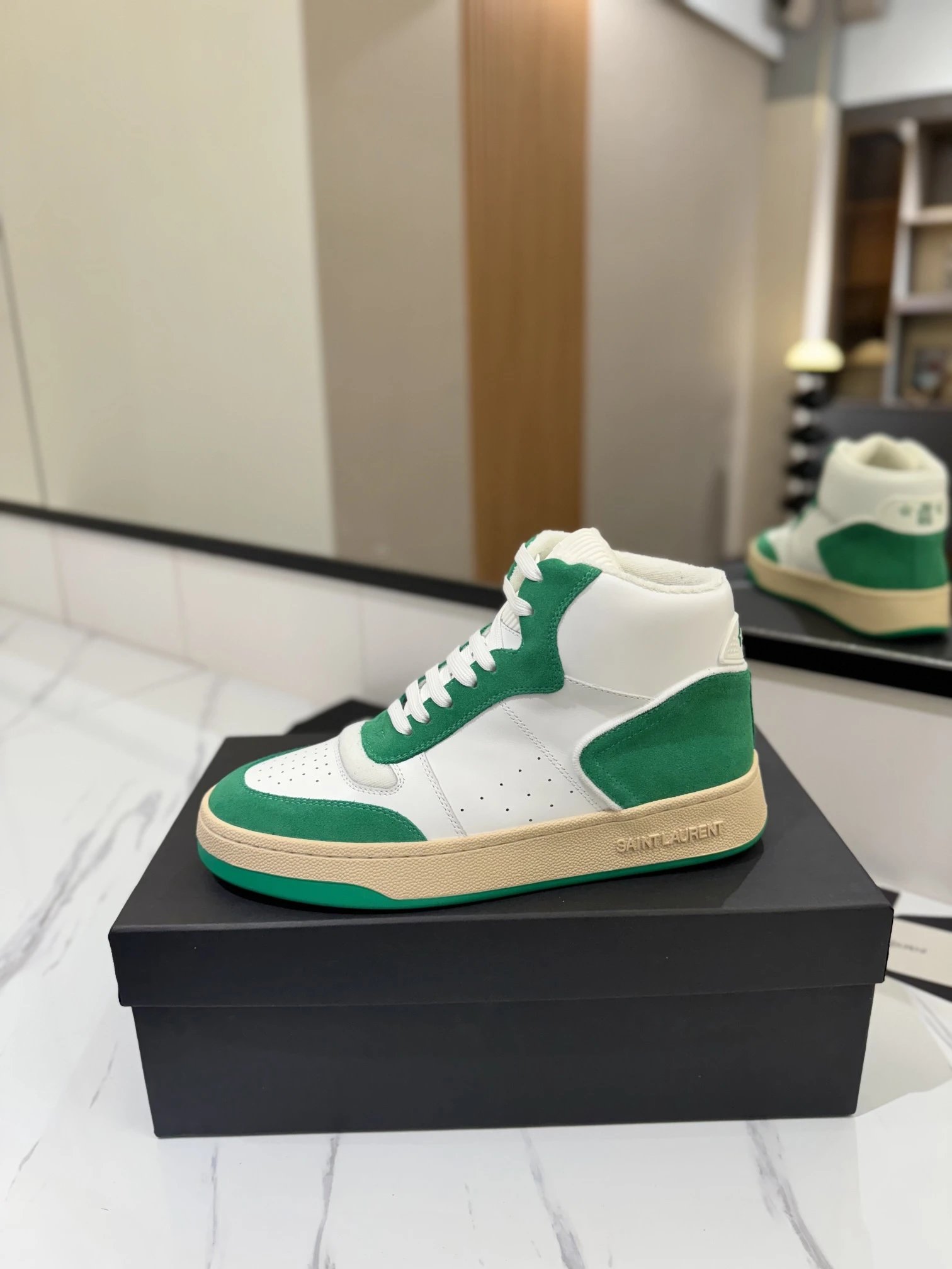 YSL SL61 Sneakers Green - Gallery Image 4 - Detailed View