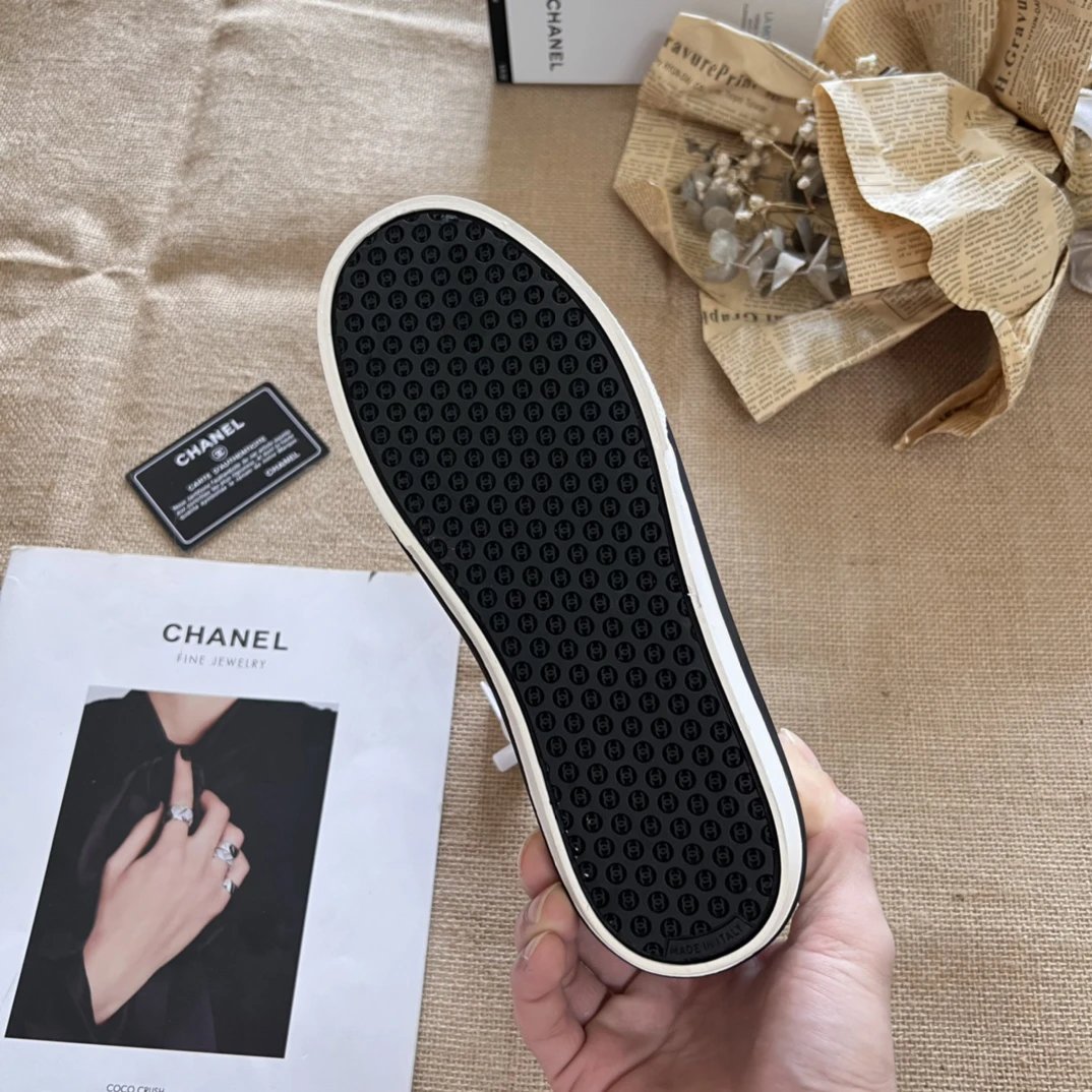 Chanel Panda Low-top Sneakers Multicolor - Gallery Image 6 - Detailed View