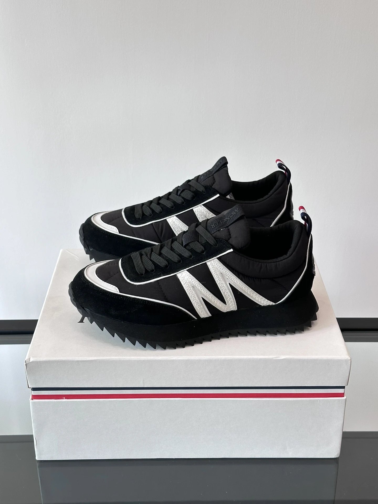 Moncler Pacey Sneakers Black White - Gallery Image 4 - Detailed View