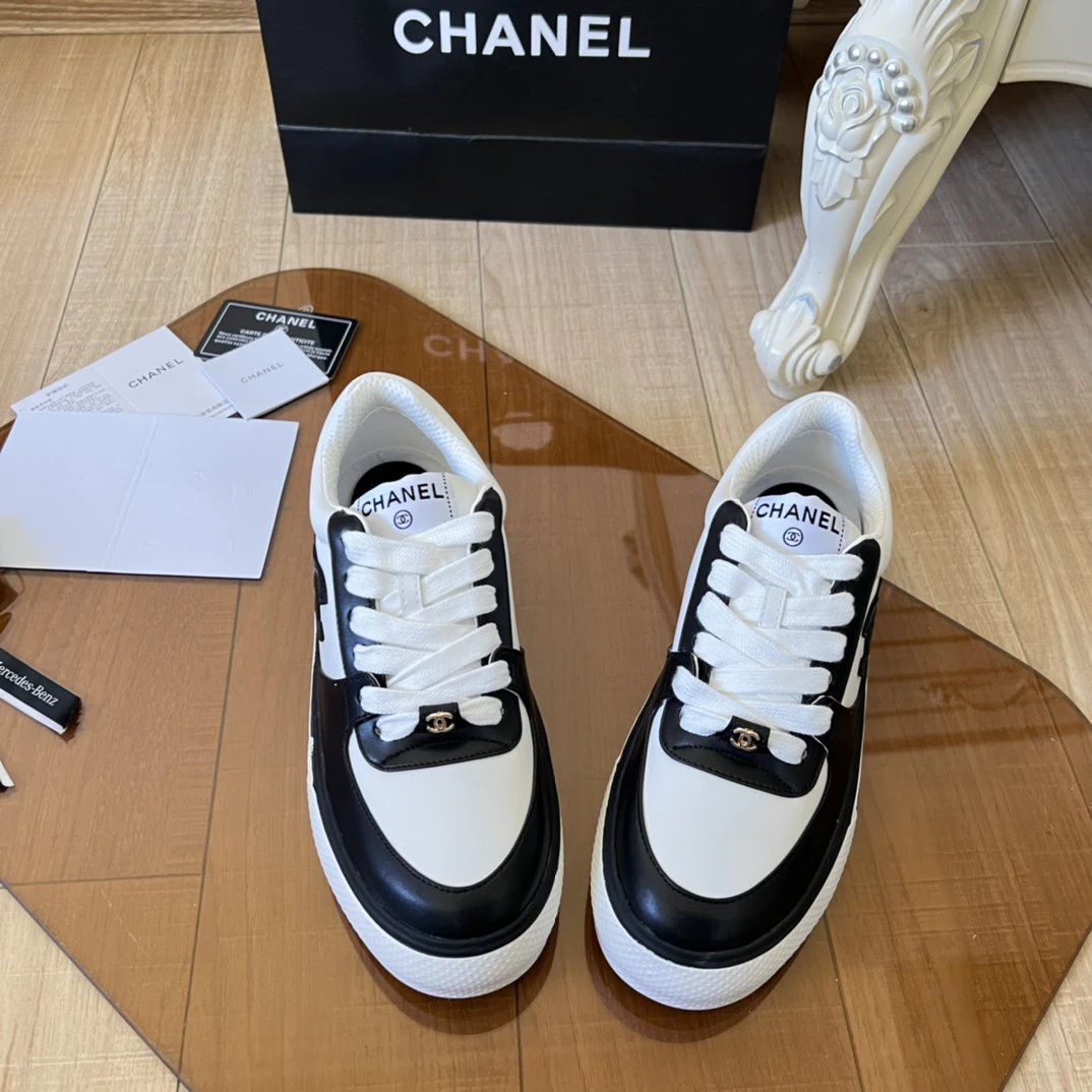 Chanel Black White Sneakers - Gallery Image 4 - Detailed View