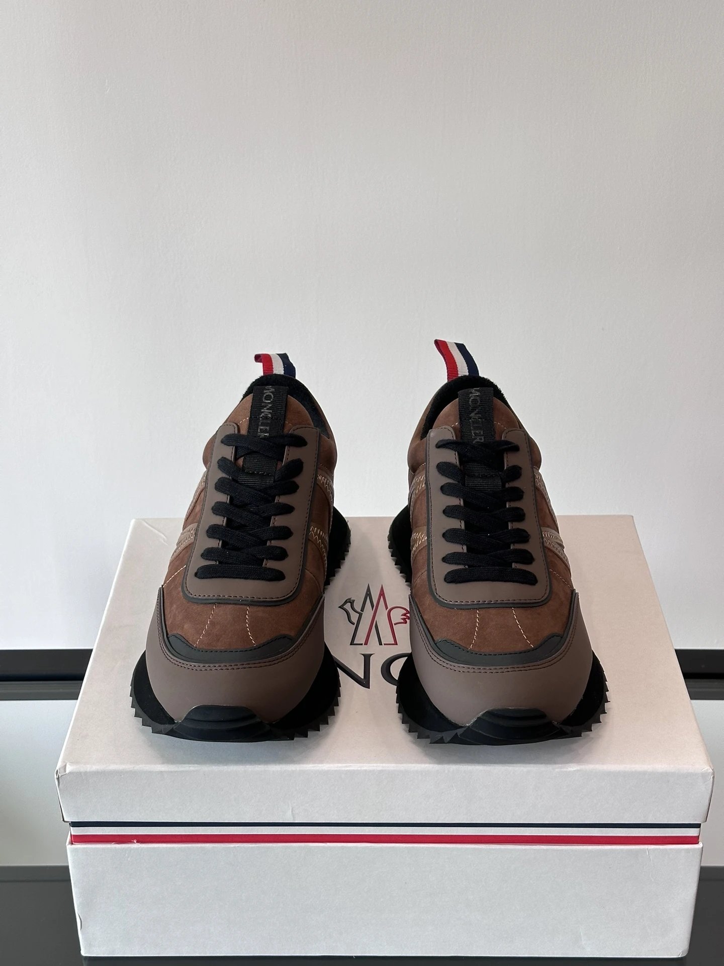 Moncler Pacey Sneakers Brown - Gallery Image 3 - Detailed View