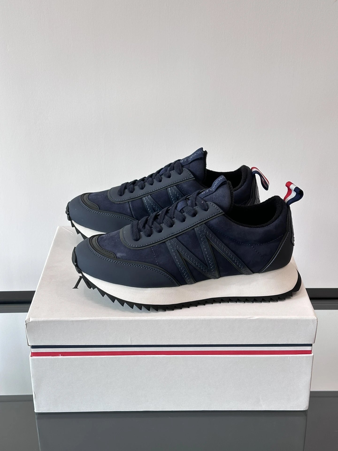 Moncler Pacey Sneakers Navy Blue - Gallery Image 4 - Detailed View