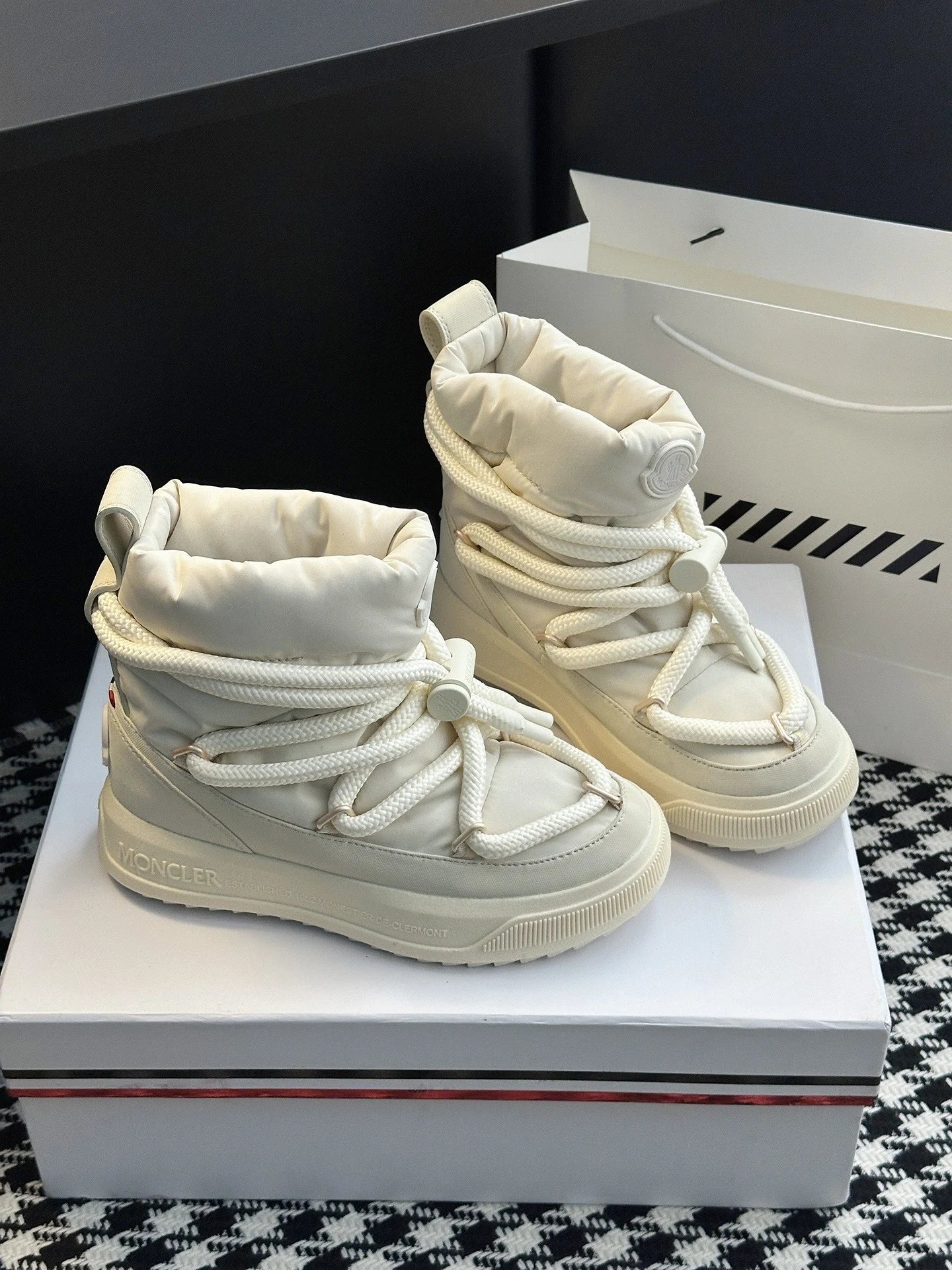 Moncler Mid Boots White - Gallery Image 4 - Detailed View