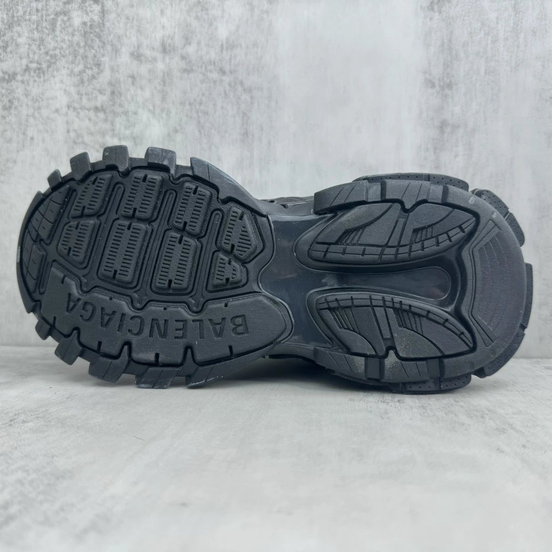 Retro Runner Sneakers Graffiti Mesh Leather Black - Gallery Image 8 - Detailed View