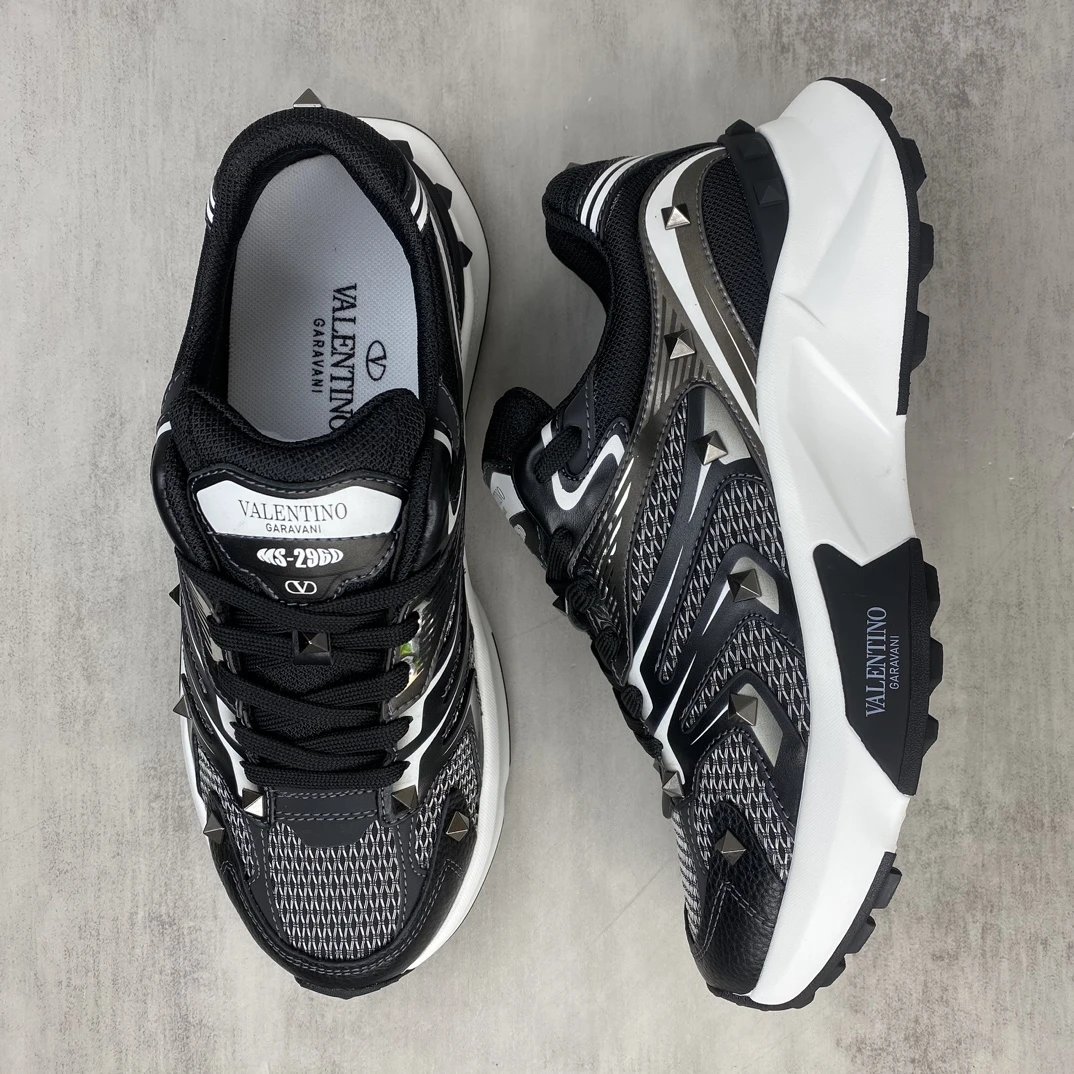 Chunky Leather Platform Sneakers Noir - Gallery Image 3 - Detailed View