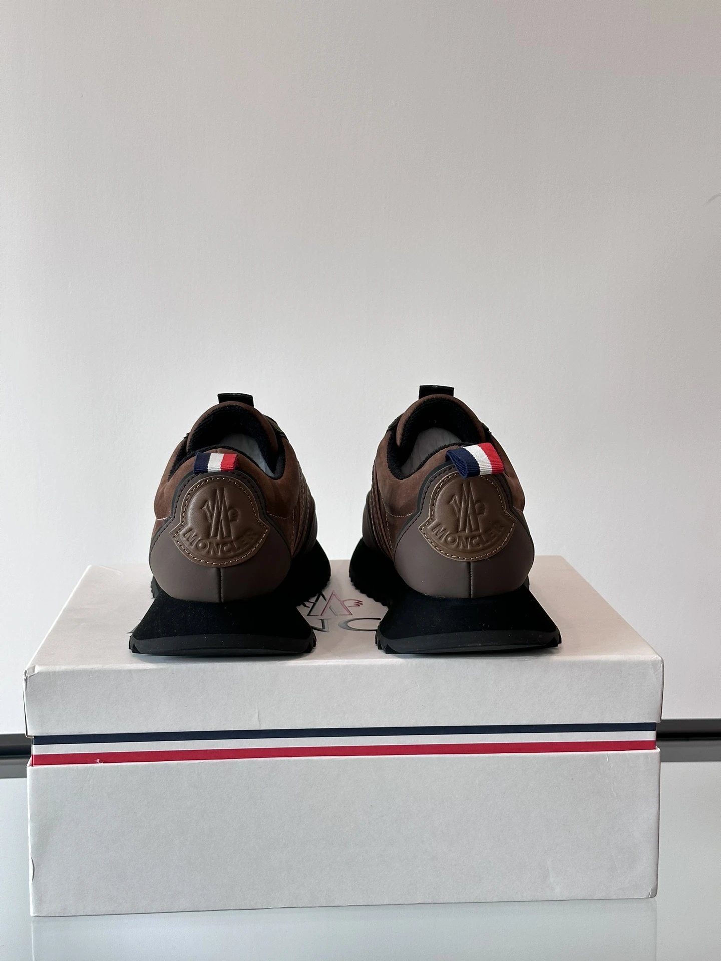 Moncler Pacey Sneakers Brown - Gallery Image 7 - Detailed View