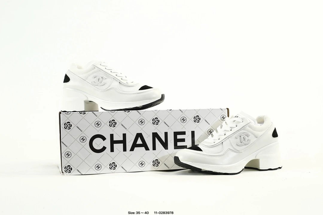 Low Top Calfskin Lace Up Chunky Sneakers Ivory White - Gallery Image 2 - Detailed View