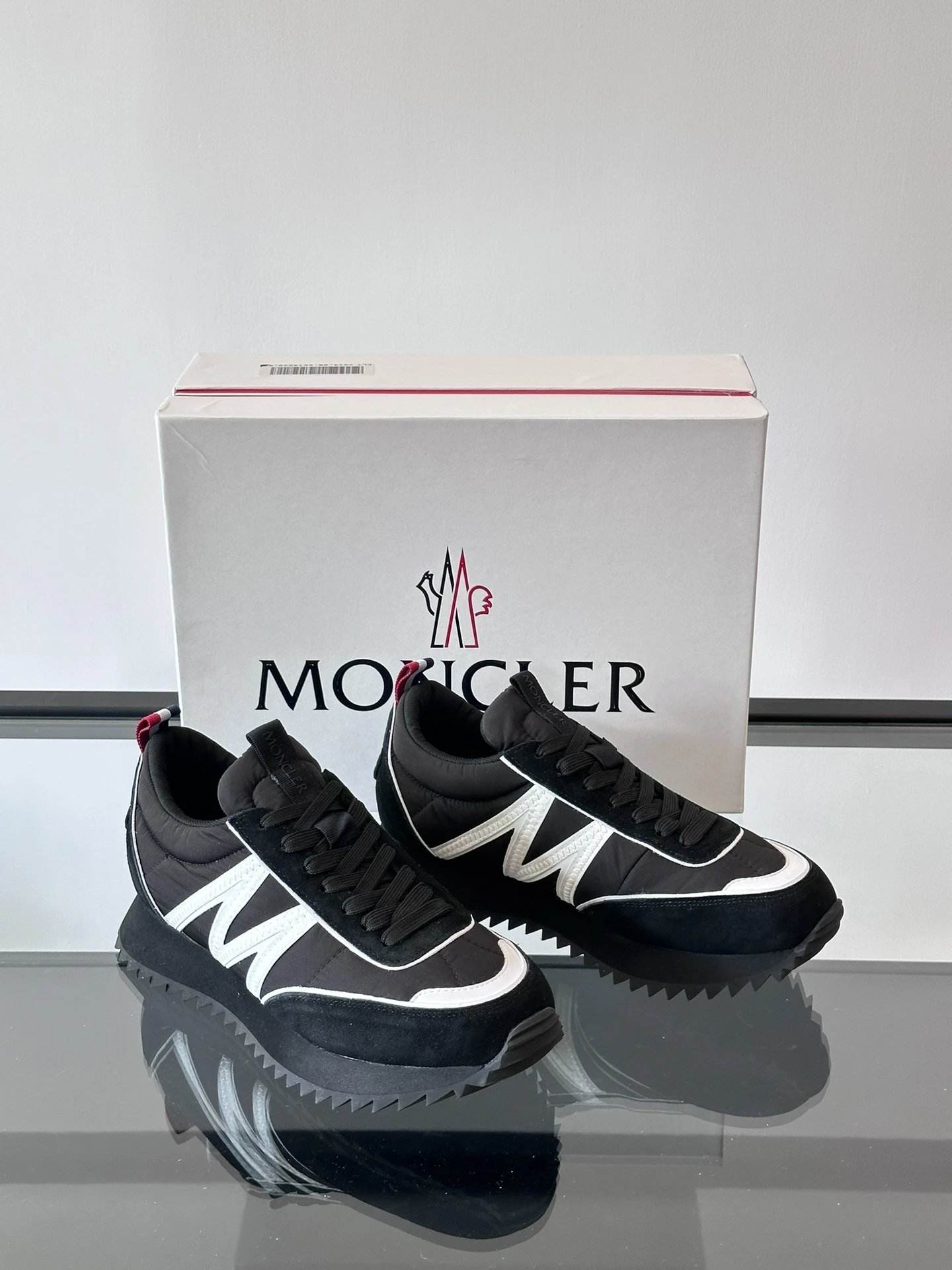 Moncler Pacey Sneakers Black White - Gallery Image 6 - Detailed View