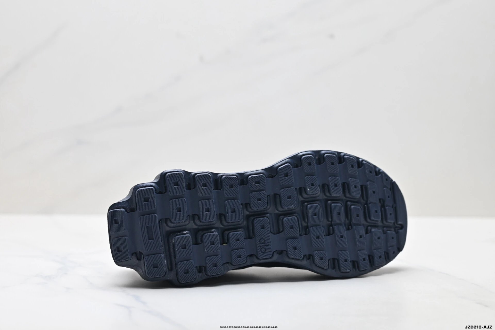 Alo Yoga Alo Runner Sneakers Navy - Gallery Image 9 - Detailed View