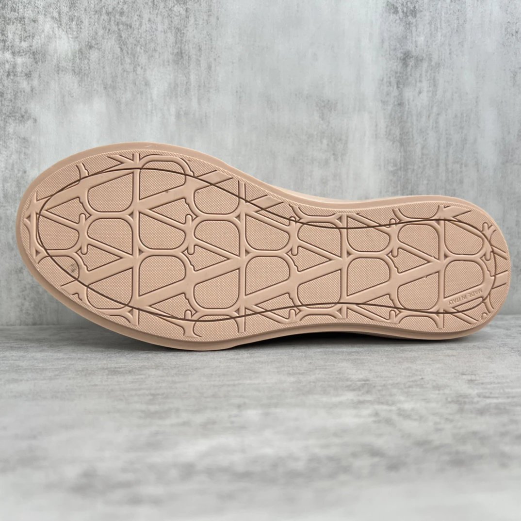 Valentino Garavani Beige Low Sneakers - Gallery Image 8 - Detailed View