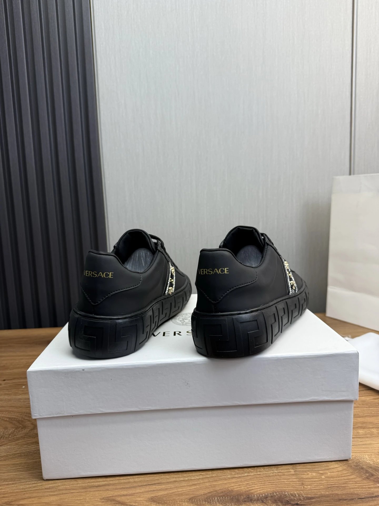Luxury Leather Low Top Sneakers for Couple Jet Black - Gallery Image 5 - Detailed View
