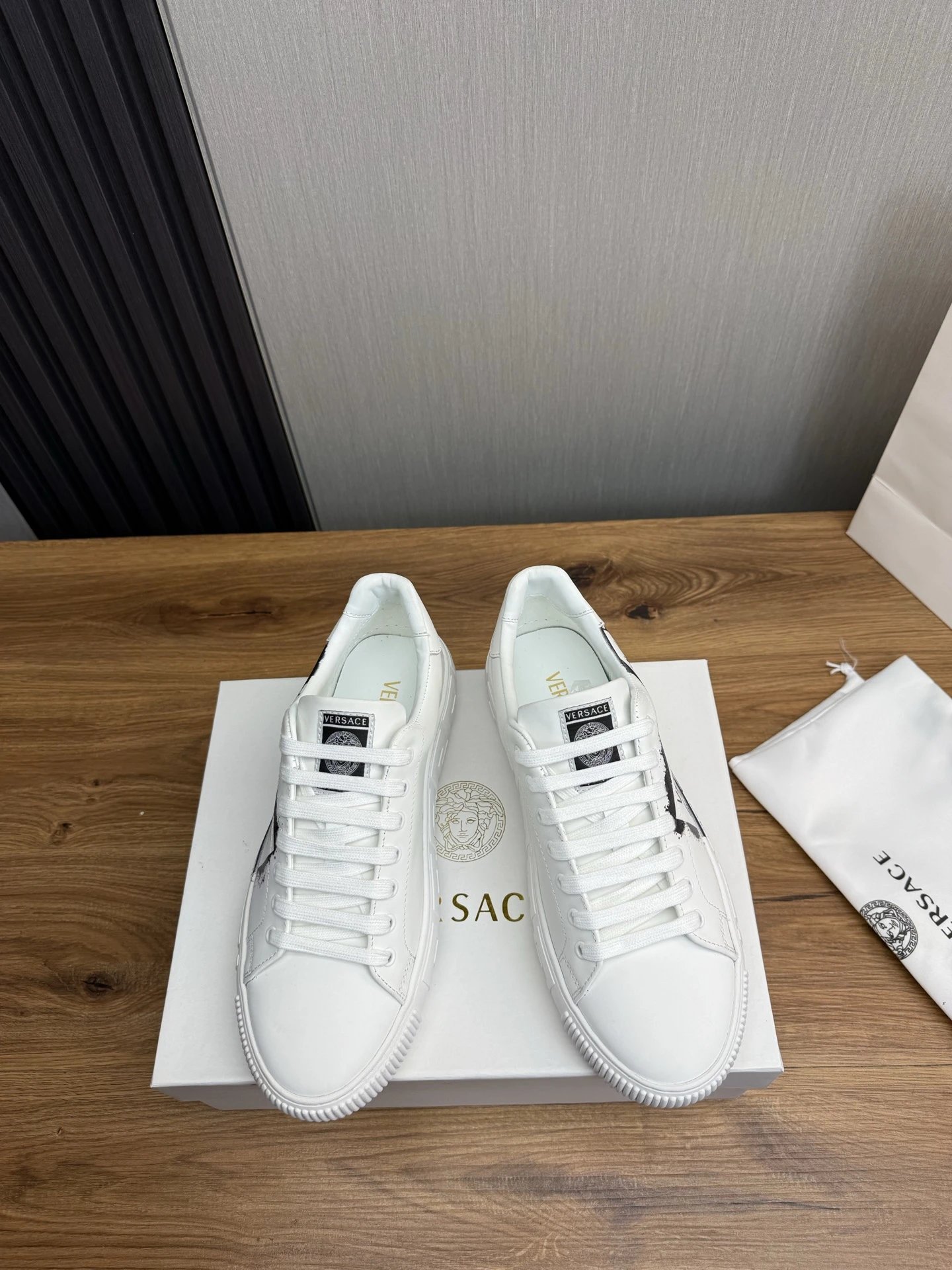 Unisex Leather Low Top Sneakers Casual Style Ivory - Gallery Image 2 - Detailed View