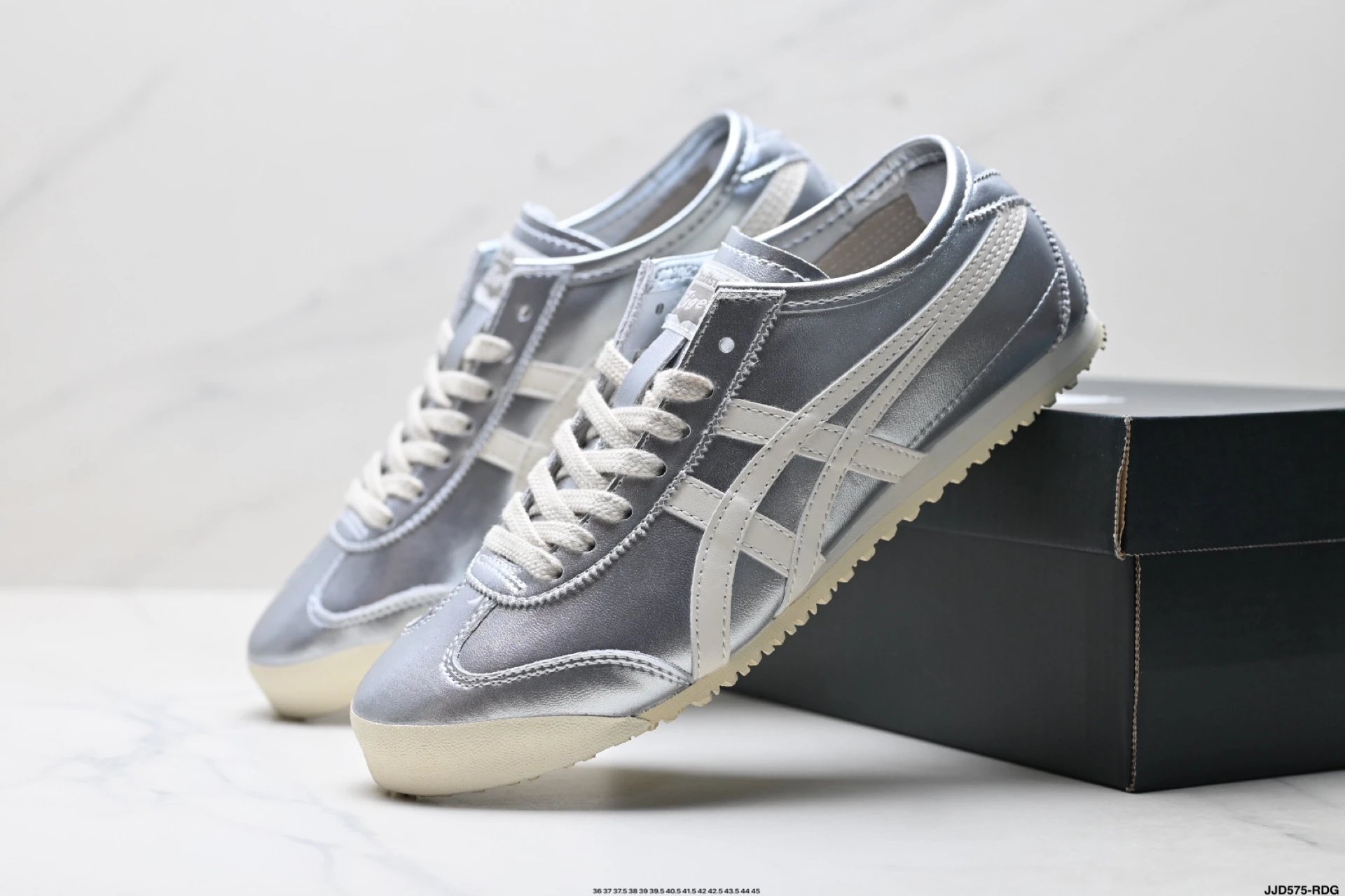 Onitsuka Tiger NIPPON MADE Mexico 66 Deluxe Sneakers Silver White - Gallery Image 8 - Detailed View