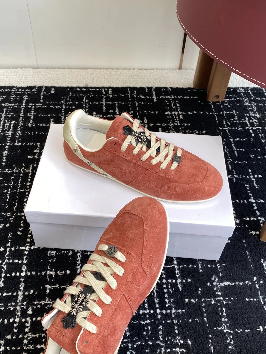 Vintage Suede Trainer Rust Ivory - Gallery Image 5 - Detailed View