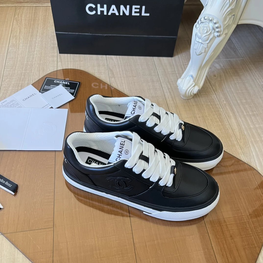 Chanel Low Sneakers Black - Gallery Image 5 - Detailed View