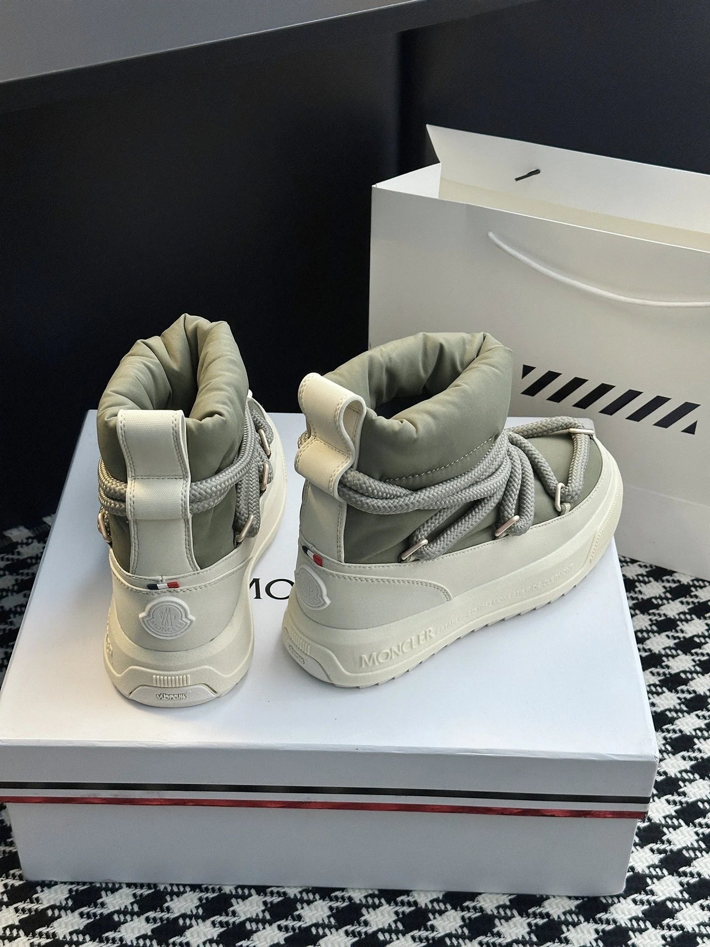 Moncler Altive Mid Boots Olive green - Gallery Image 5 - Detailed View