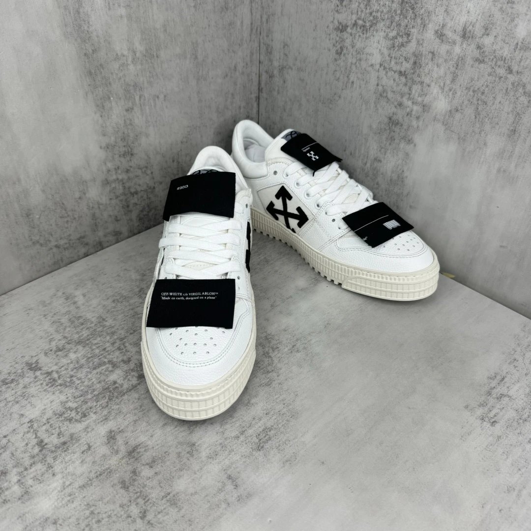 Low Vulcanized Canvas Sneakers Lambskin Lining Ivory - Gallery Image 2 - Detailed View