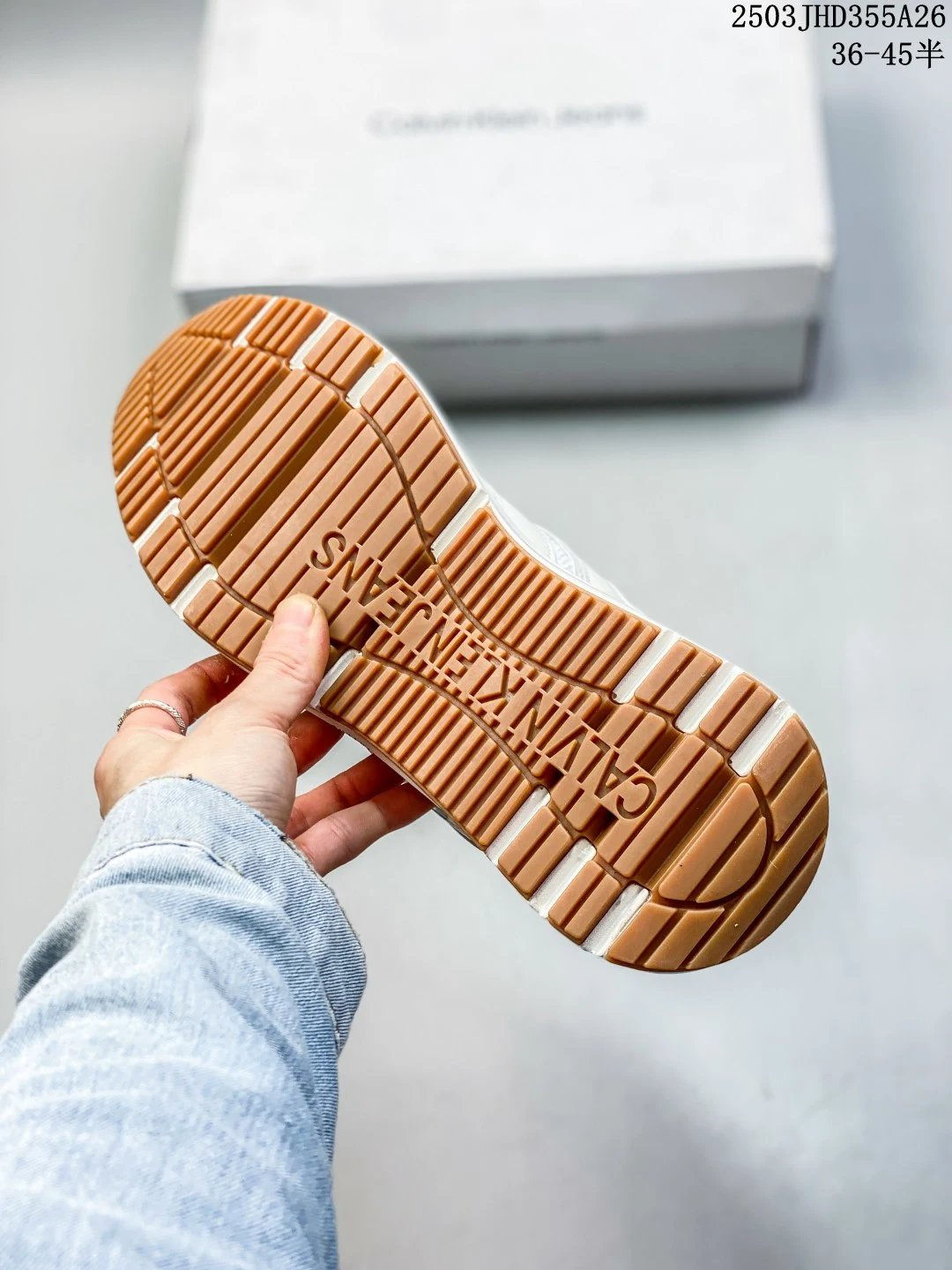 Luxury Retro Leather Sneakers Casual White - Gallery Image 5 - Detailed View