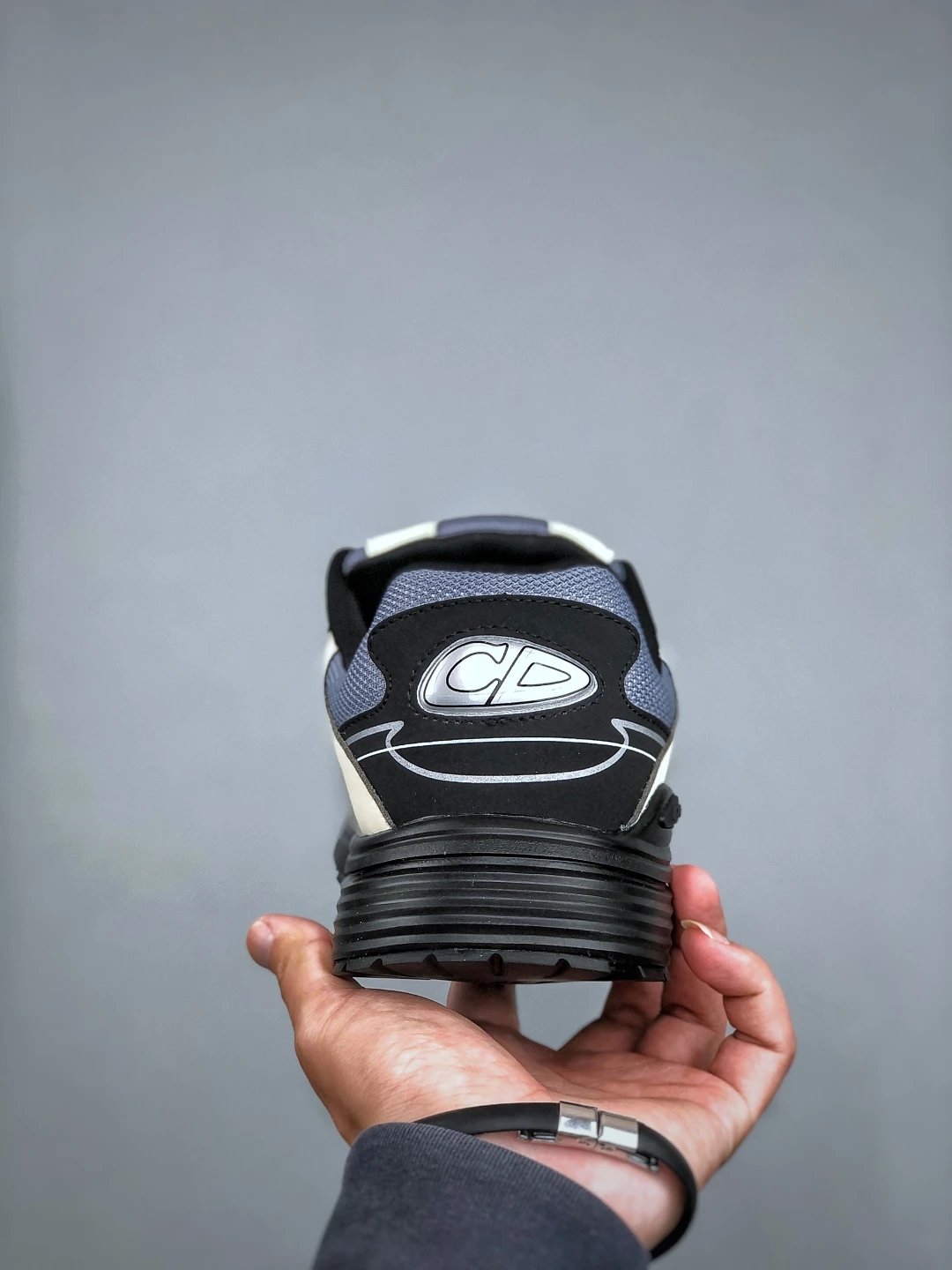 Dad Sneakers Athletic Stone B30 in Charcoal - Gallery Image 7 - Detailed View