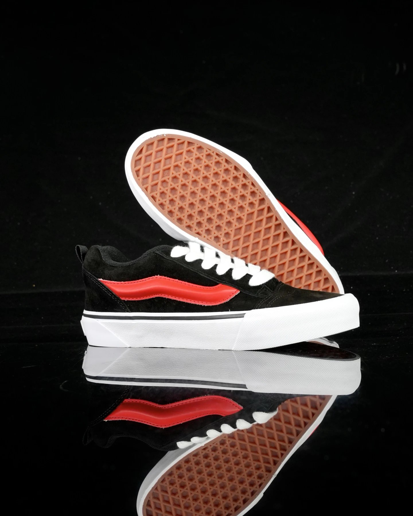 Retro Chunky Skate Shoes Suede Scarlet Red - Gallery Image 5 - Detailed View