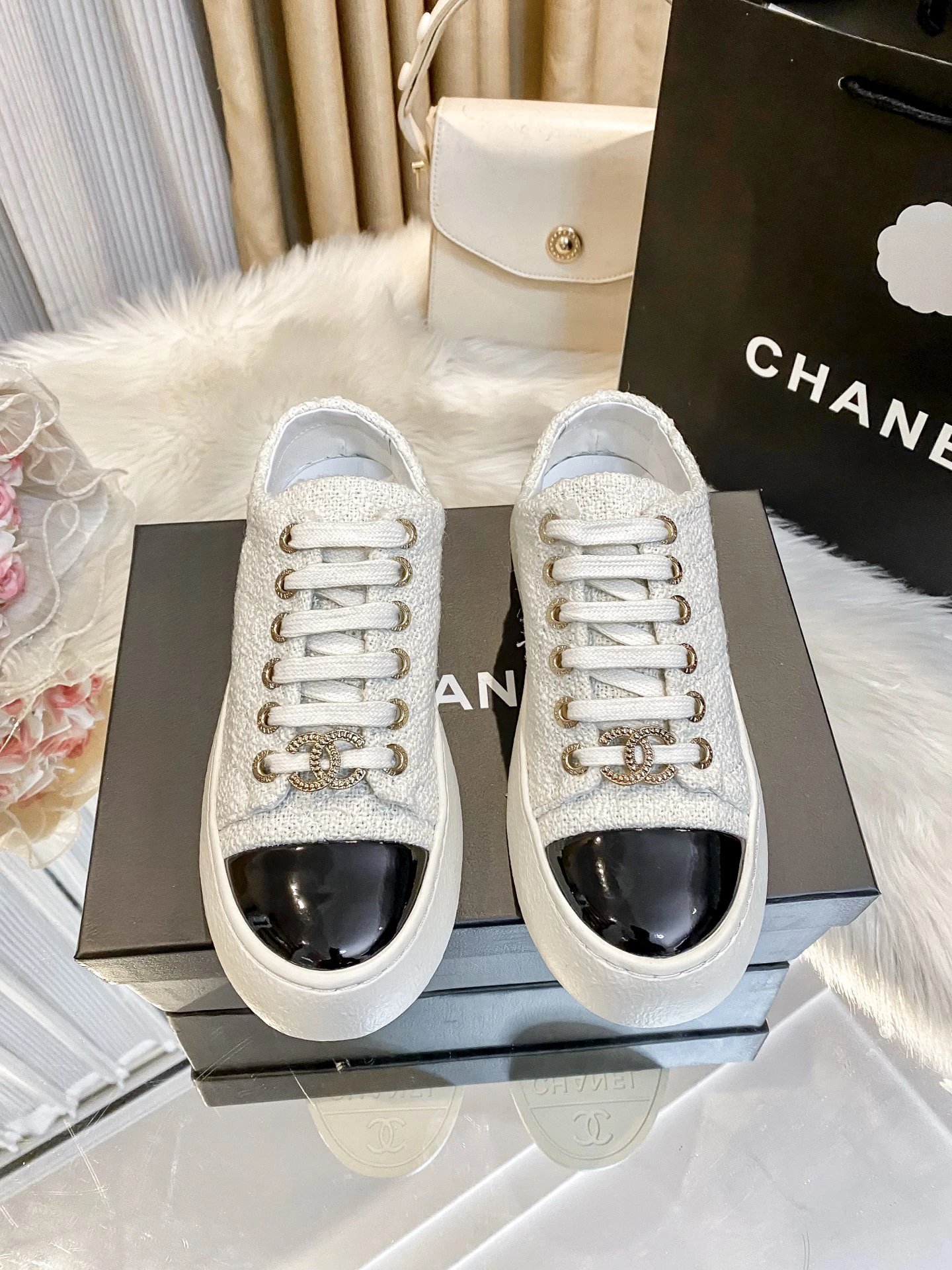 Chanel Tweed Platform Sneakers White - Gallery Image 4 - Detailed View