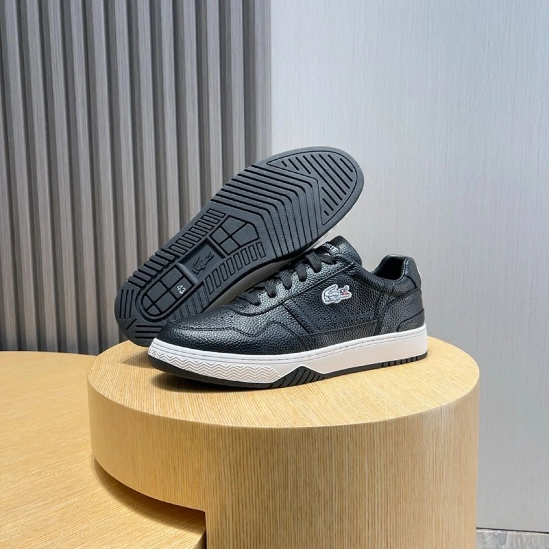Lacoste Classic Sneakers Black - Gallery Image 8 - Detailed View
