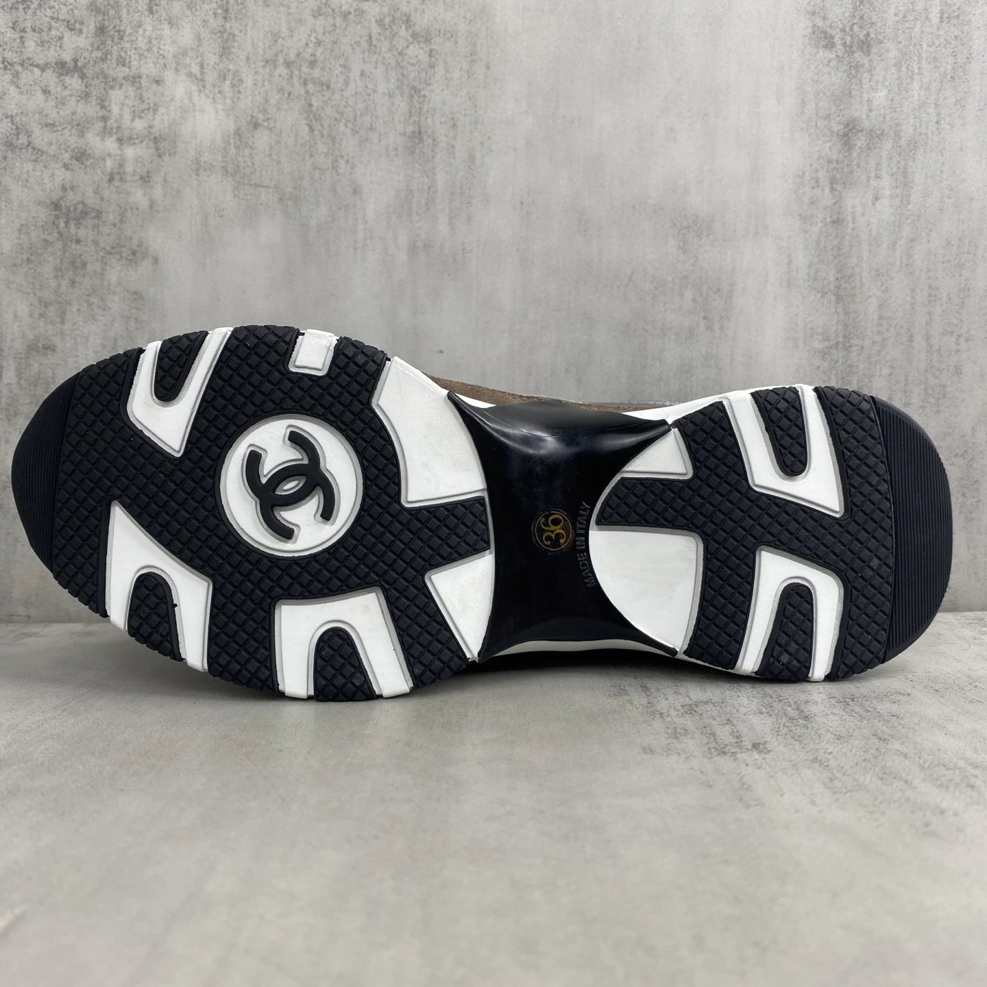 Women's Suede Leather Mesh Outdoor Sneakers Pewter Brown - Gallery Image 8 - Detailed View