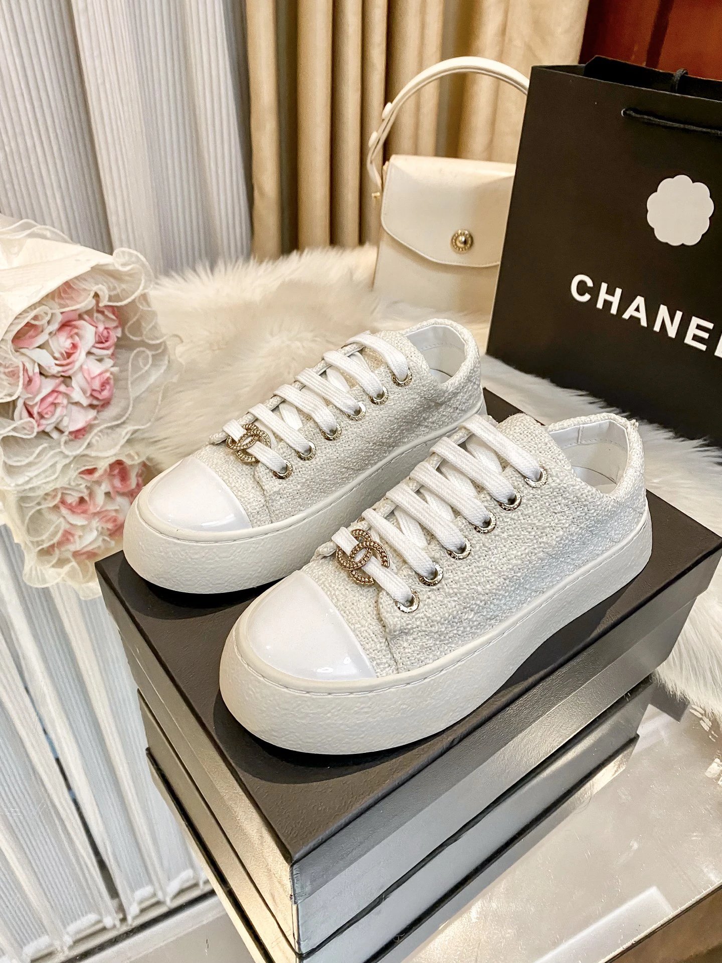 Chanel White Woven Sneakers - Gallery Image 6 - Detailed View
