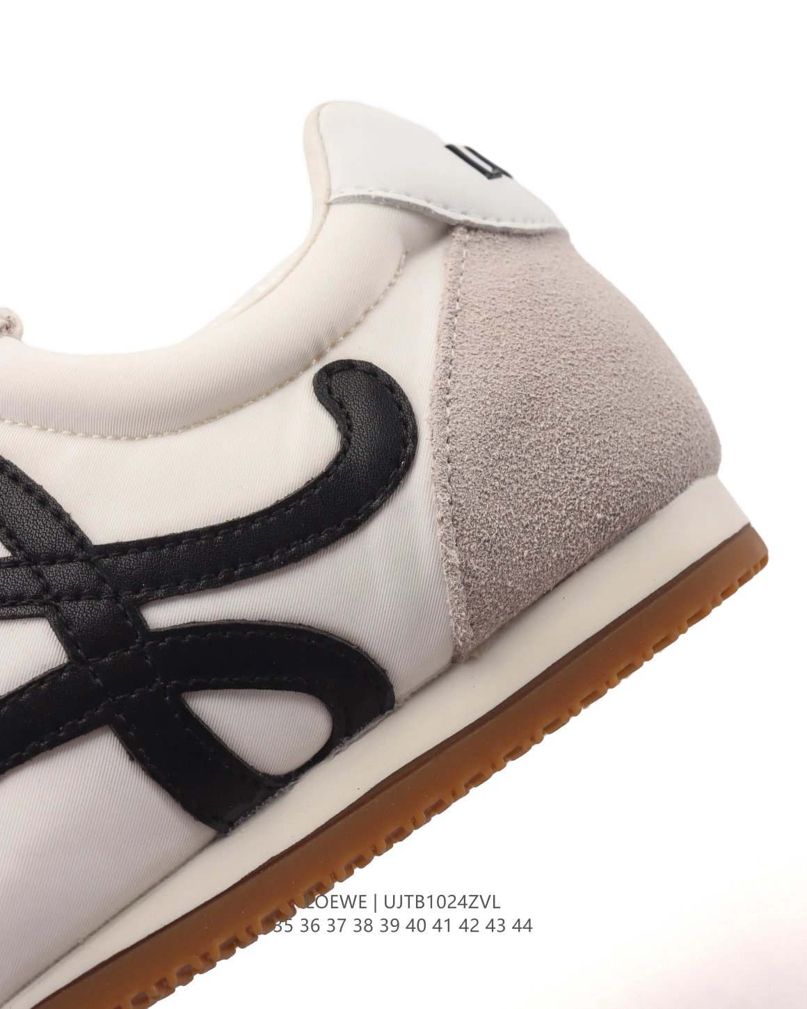 Loewe Ballet Runner 2.0 Beige - Gallery Image 8 - Detailed View