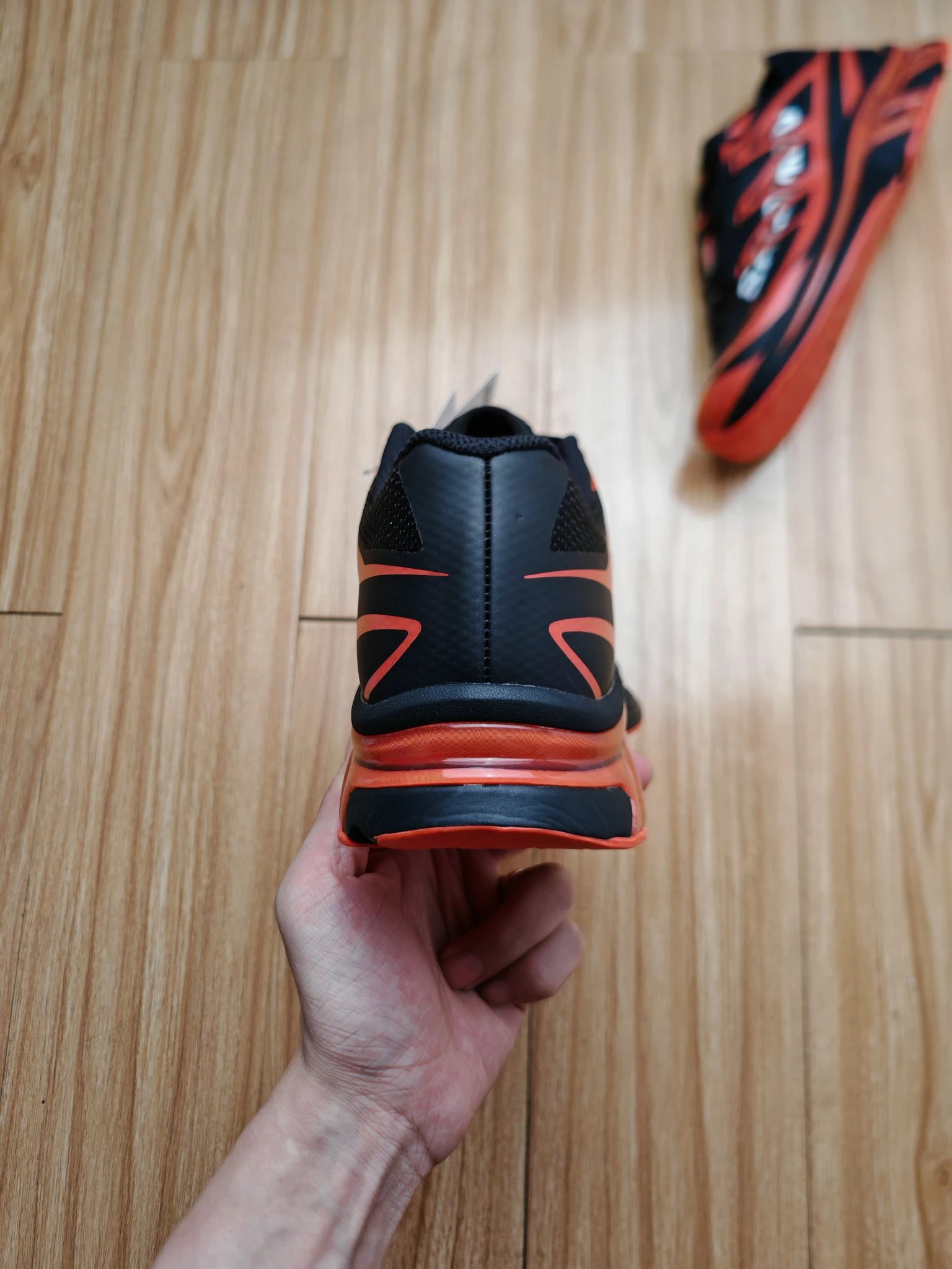 MM6 x Salomon Sctur 2 Sneakers Black Red - Gallery Image 8 - Detailed View