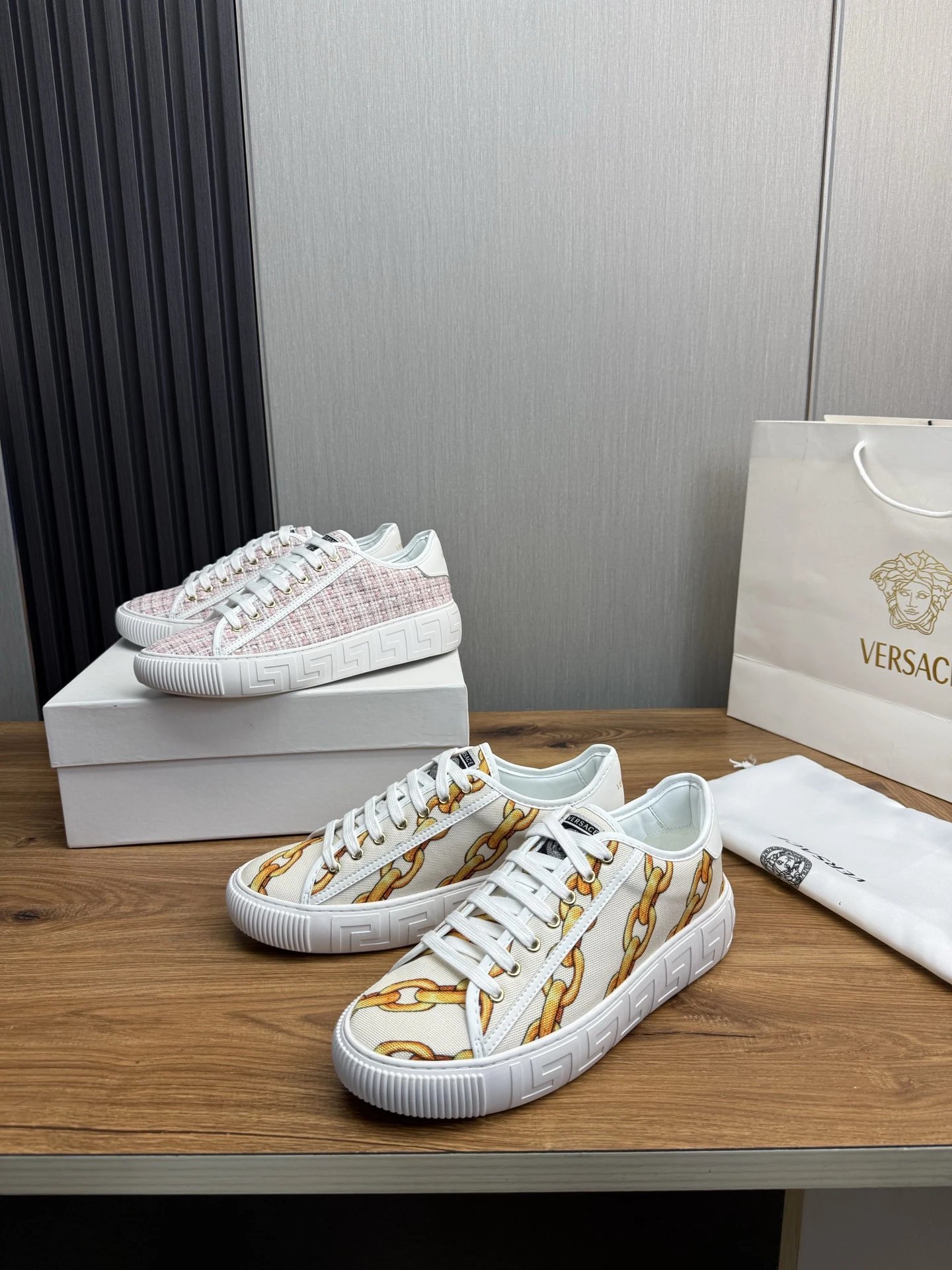 Chain Pattern Leather Sneakers Ivory - Gallery Image 2 - Detailed View