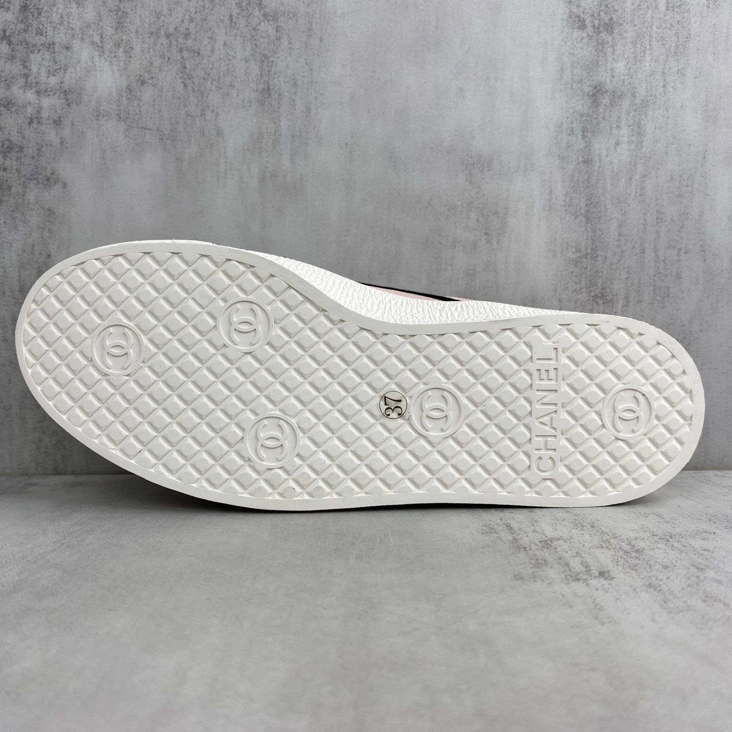 Vintage Canvas Low Top Sneakers with Ivory Blush Trim - Gallery Image 8 - Detailed View