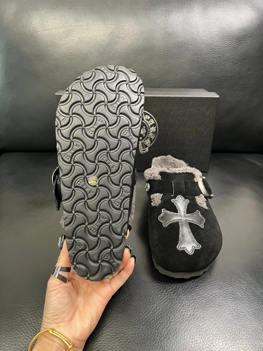 Luxury Suede Shearling Mules Obsidian Black - Gallery Image 9 - Detailed View