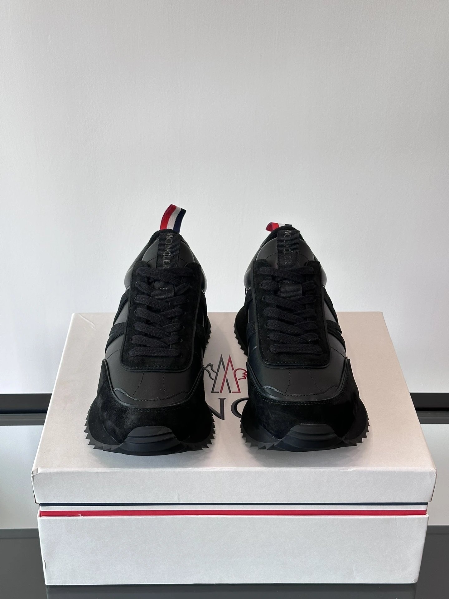 Moncler Pacey Sneakers Black - Gallery Image 3 - Detailed View