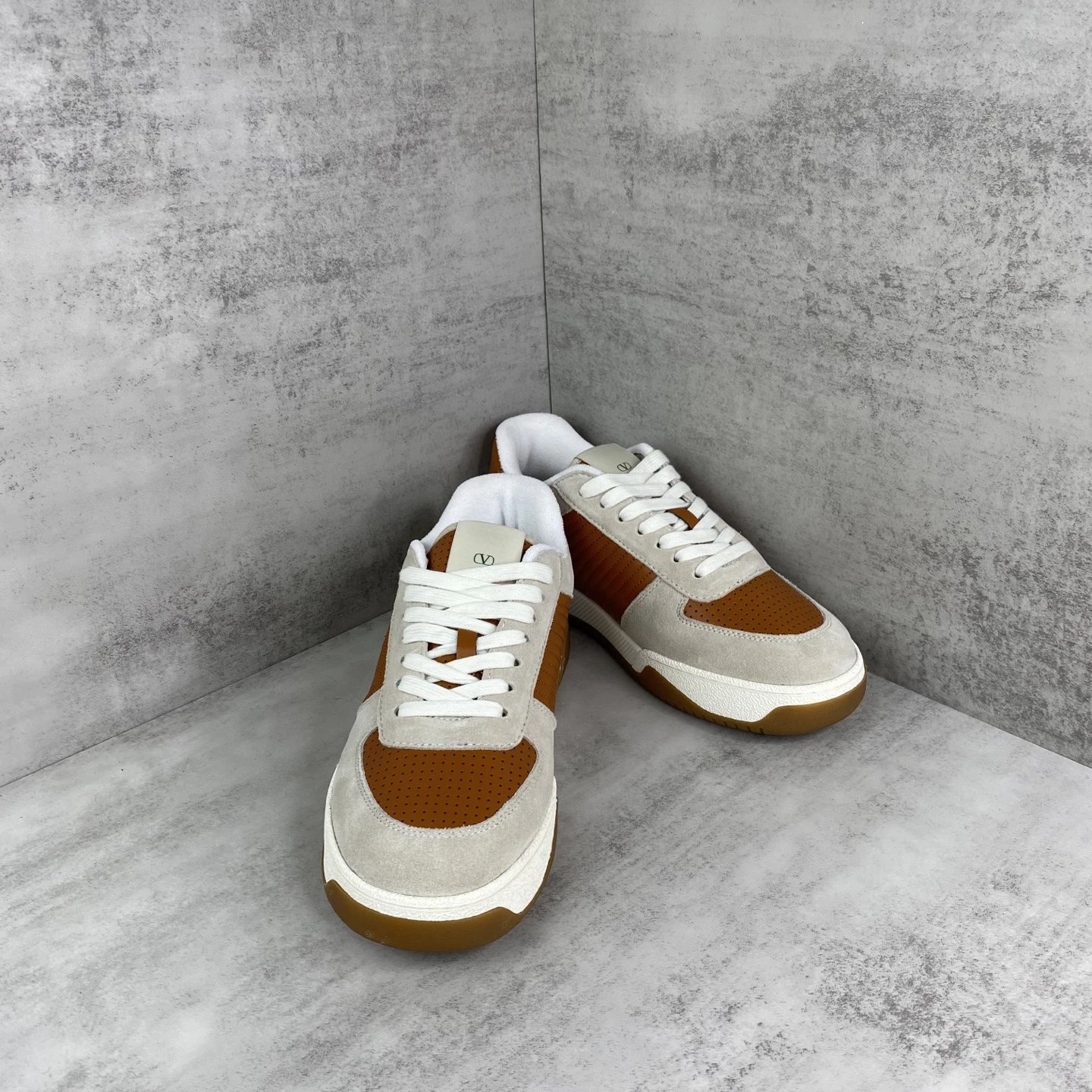 Joie de Jouer Leather Chunky Sneakers Ivory Chestnut - Gallery Image 2 - Detailed View