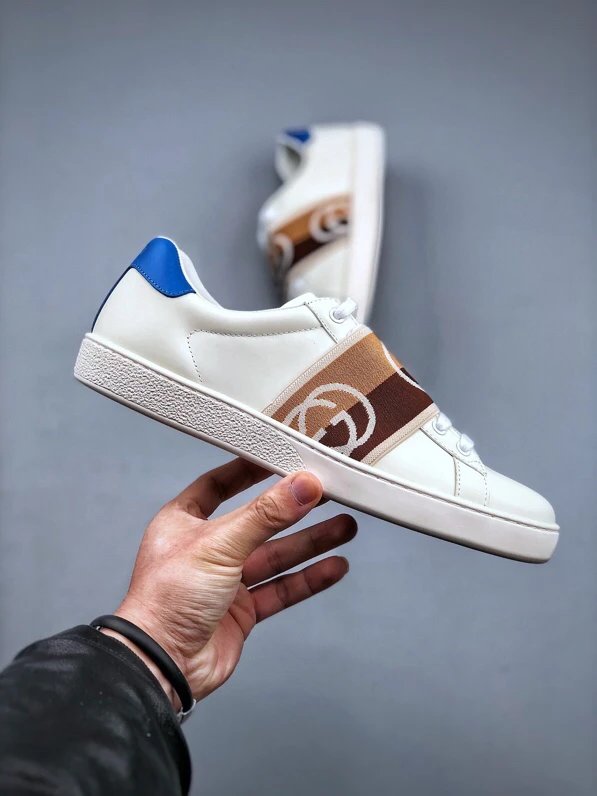 Gucci Bee White Blue Sneakers Keychain - Gallery Image 4 - Detailed View