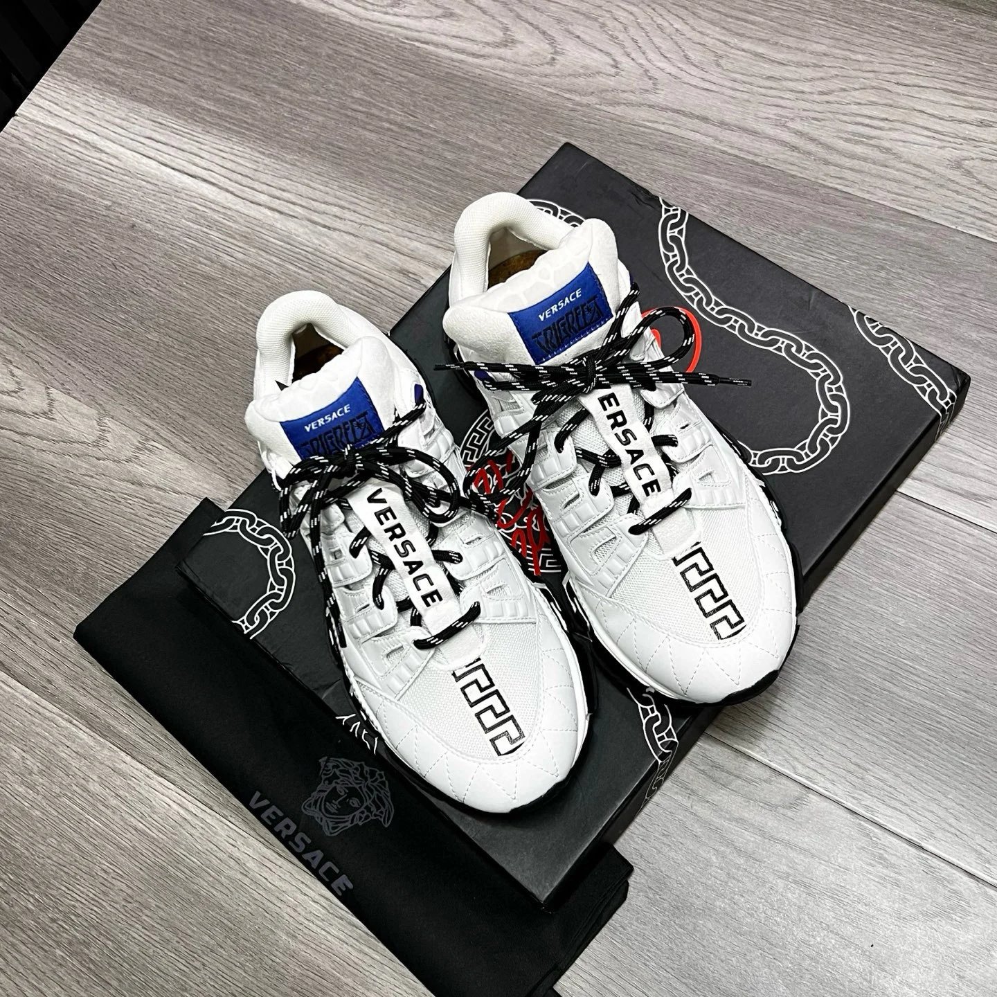 Luxury Leather Mesh Sneakers Ivory White - Gallery Image 4 - Detailed View