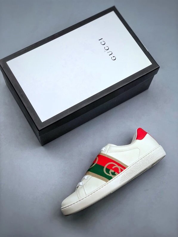 Gucci Bee White Red Sneakers Keychain - Gallery Image 3 - Detailed View
