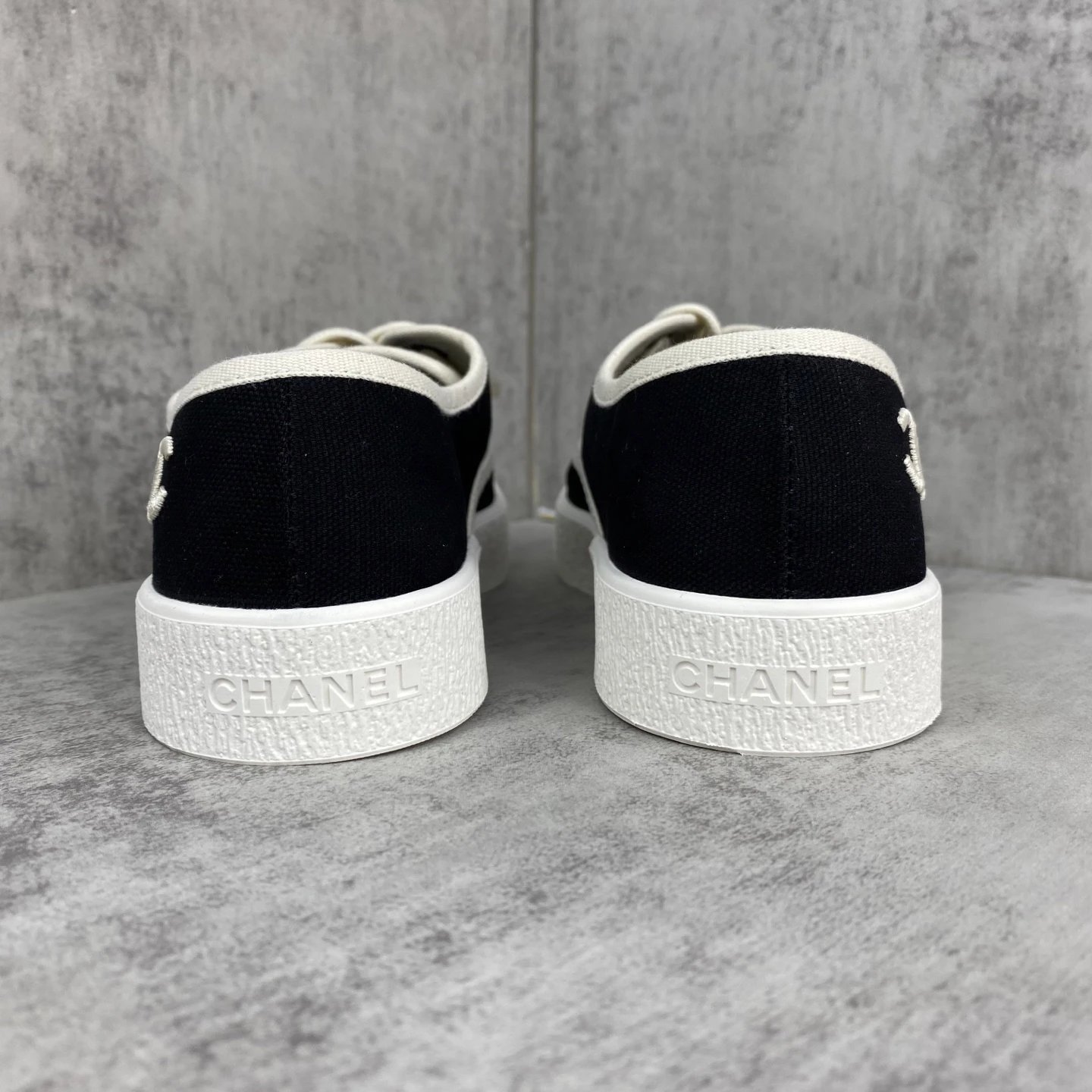 Vintage Canvas Low Top Sneakers with Ivory Black Trim - Gallery Image 5 - Detailed View