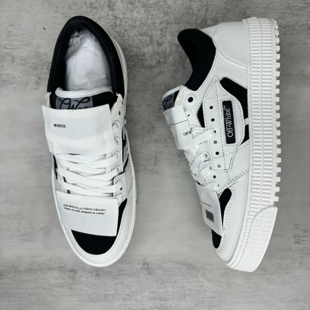 Low Vulcanized Canvas Sneakers Leather Lining White Noir - Gallery Image 3 - Detailed View