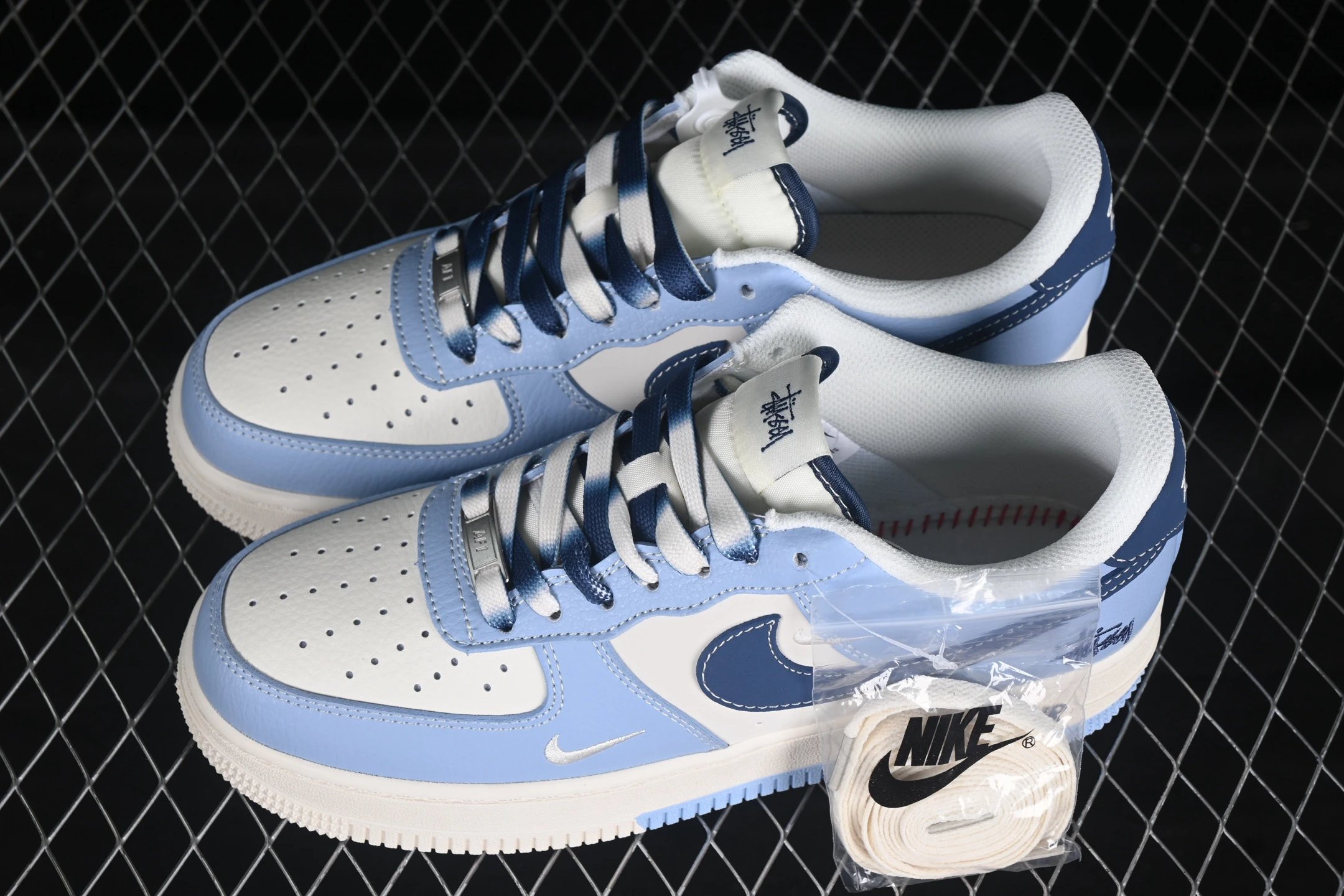 Leather Low-Top Sneakers Sky Blue - Gallery Image 5 - Detailed View