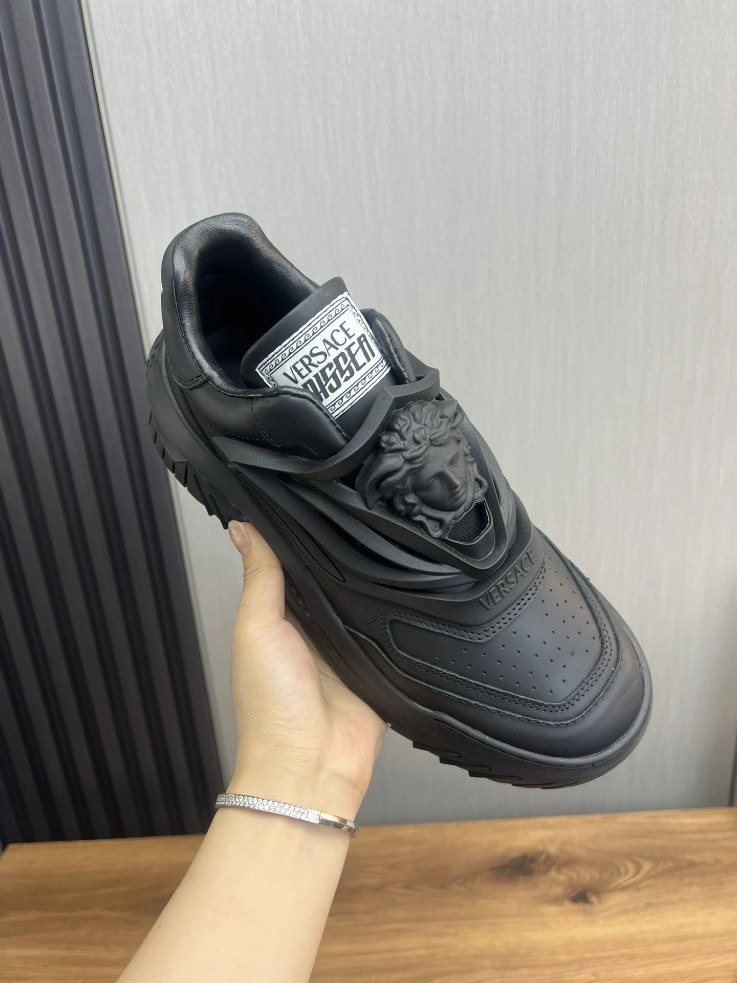 Men's Leather Low Top Sneakers Casual Retro Jet Black - Gallery Image 4 - Detailed View