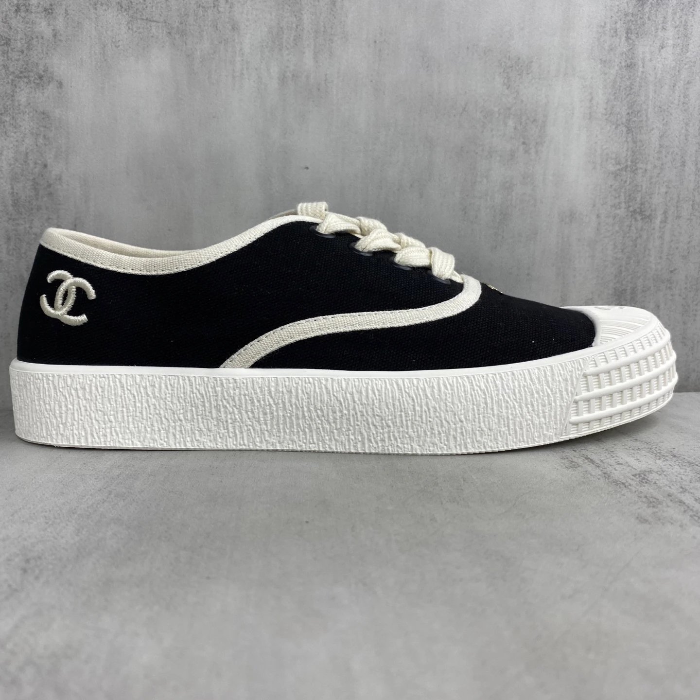 Vintage Canvas Low Top Sneakers with Ivory Black Trim - Gallery Image 6 - Detailed View
