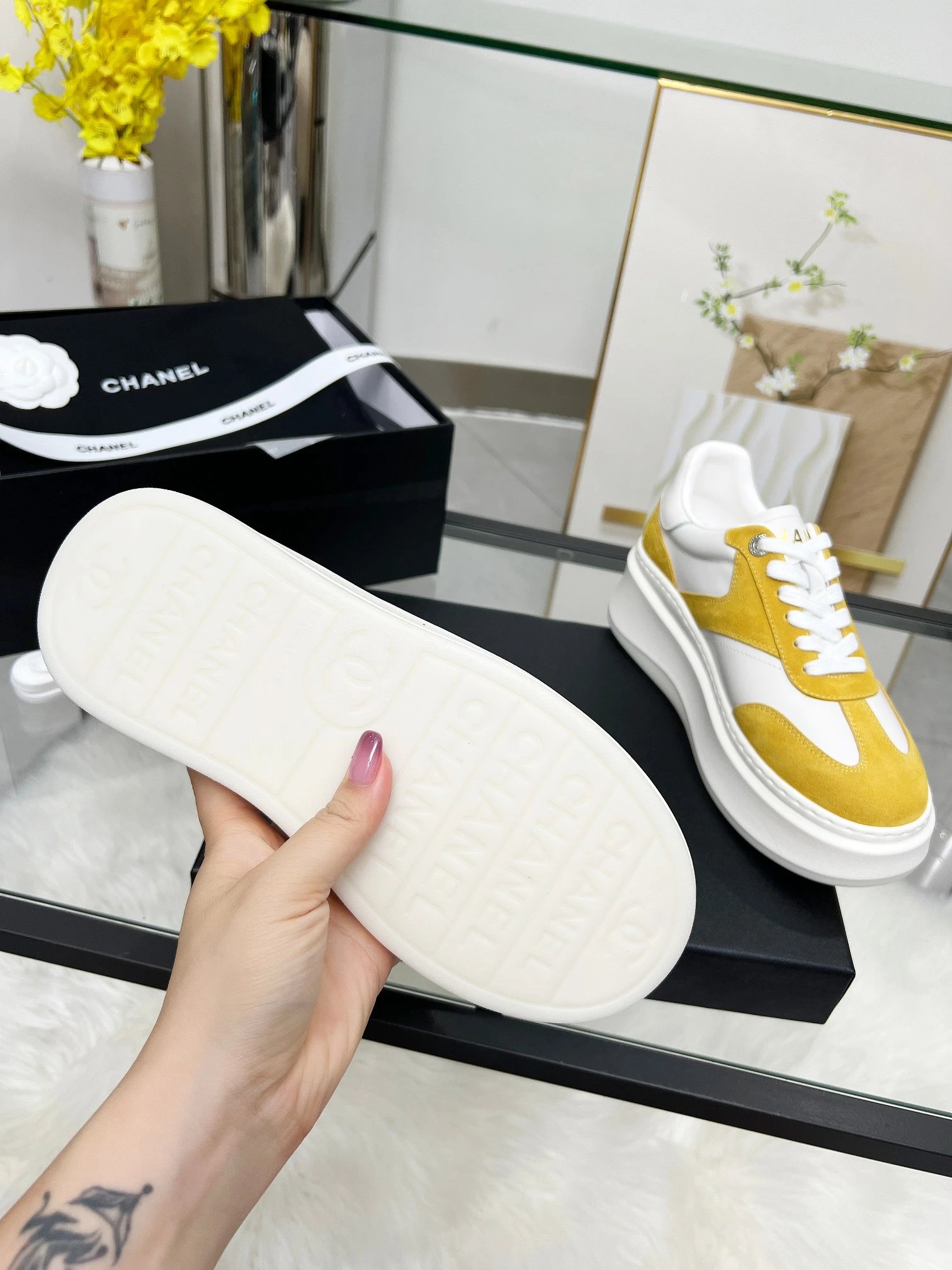 Chanel 25C Spring Sneakers Yellow - Gallery Image 7 - Detailed View